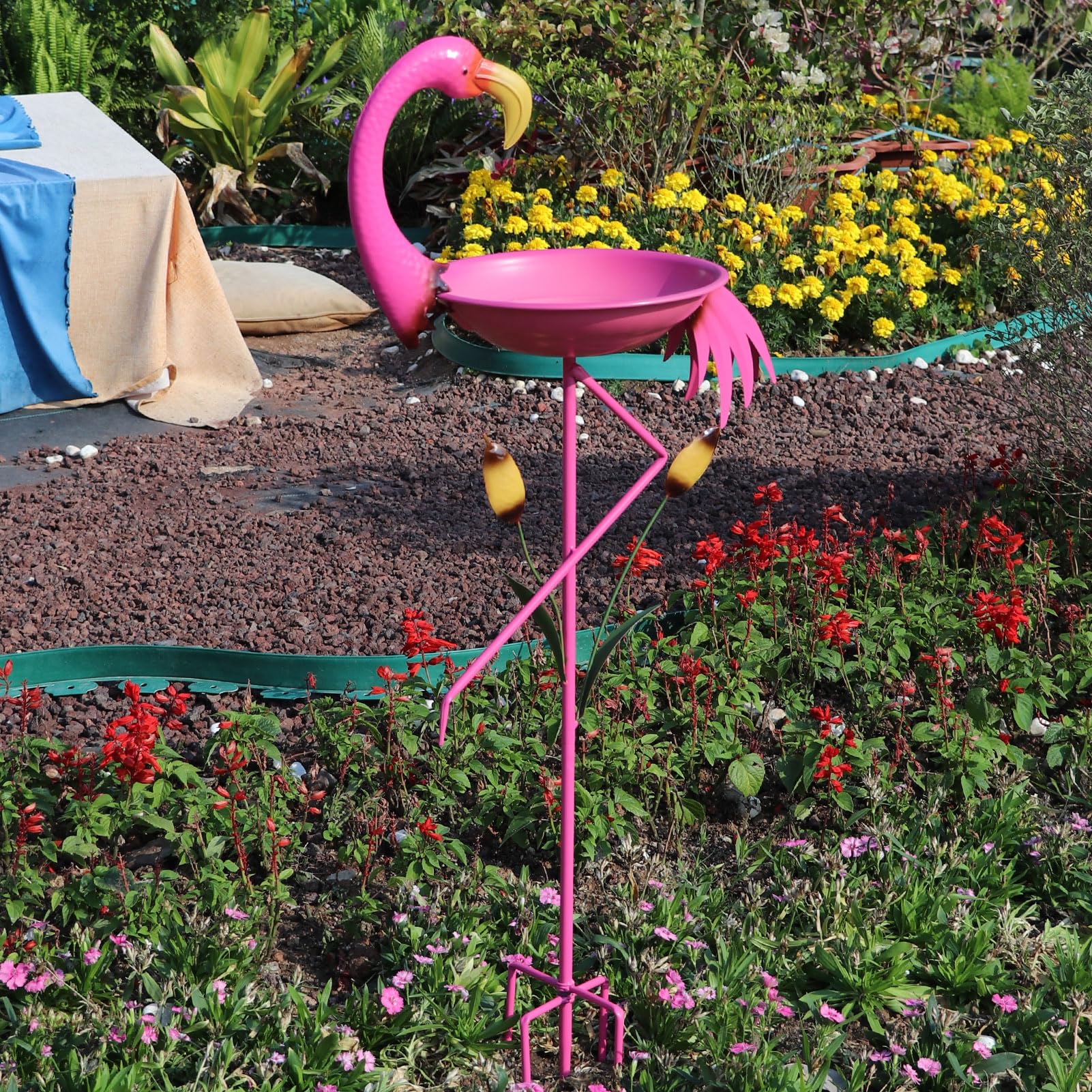 Baño para pájaros de flamenco, de 31 cm de profundidad x 114 cm de alto, baños de metal para pájaros para exteriores, comedero para pájaros con estaca de 5 puntas para decoración de jardín