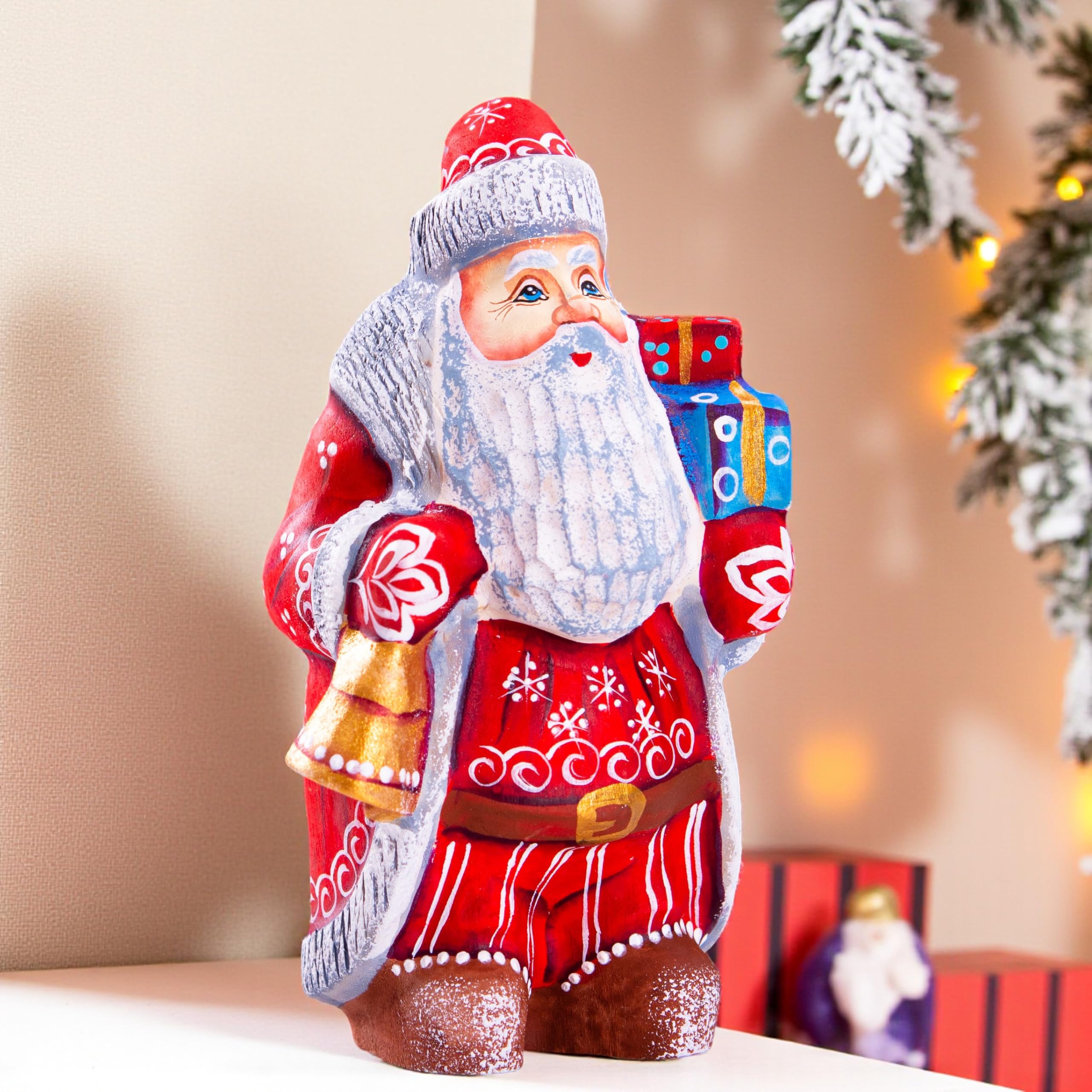 Amazon.com: TYCHEART STUDIO Wooden Carved Santa Claus Figurine 6