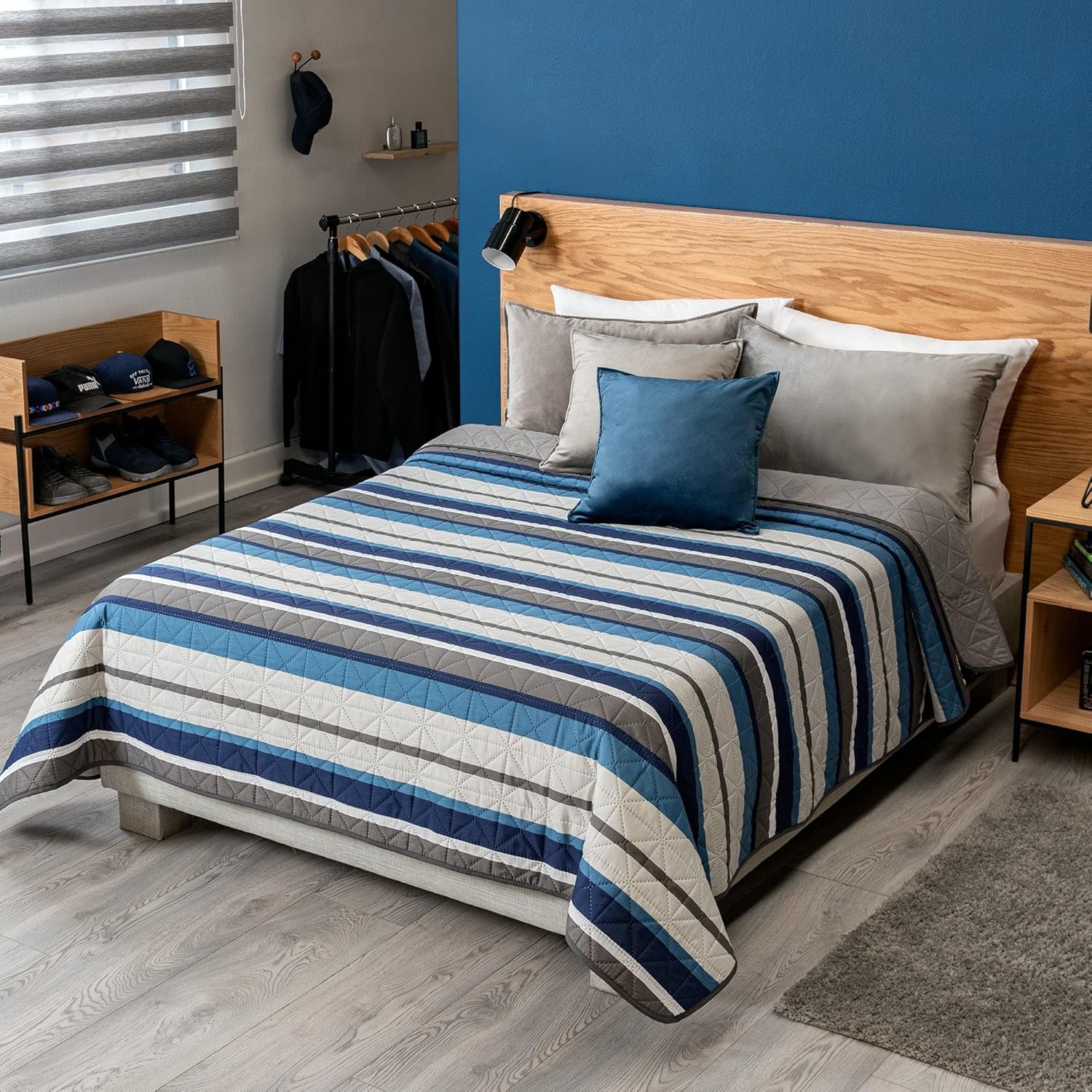 Lightweight Luxury Urban Edge Reversible Full XL/Queen Size Comforter