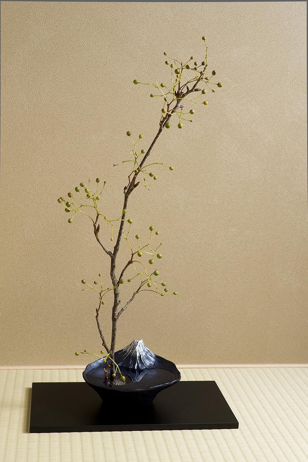 Nagae Flower Vase Basin, Shizukage Sakasa Fuji, Blue Fuji