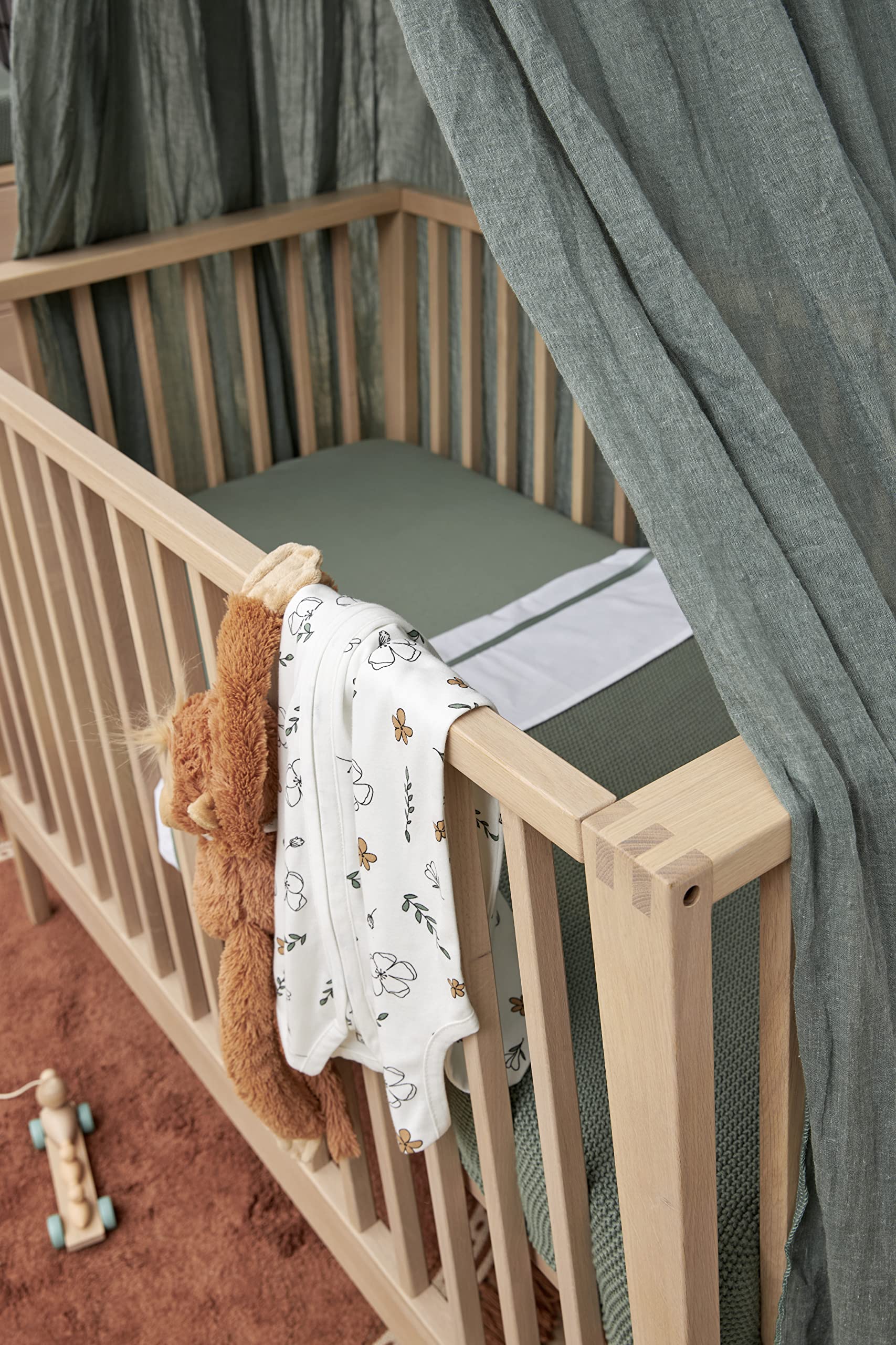 Meyco Baby Uni Drap de lit (Drap de qualité Jersey Doux, 100% Coton, Ajustement Parfait grâce à l'élasticité sur Tout Le pourtour, Respirant, Taille : 60 x 120 cm), Vert forêt (Lot de 4)
