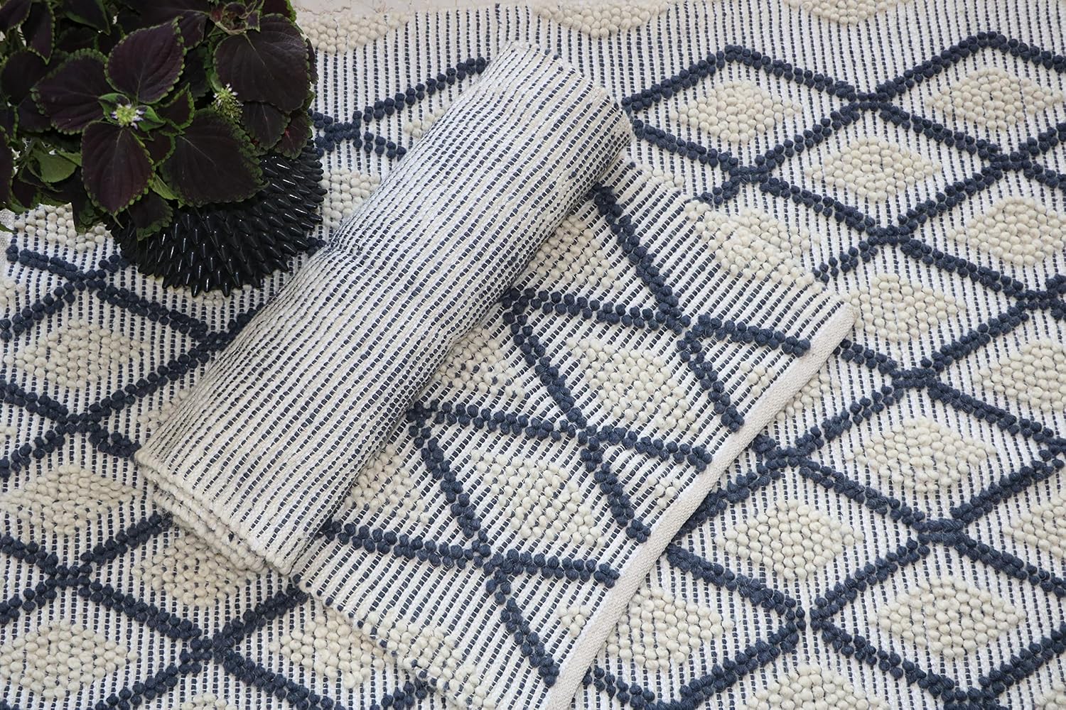 Home Talk Store Wool Area Rug | Handcrafted Traditional Rugs | Non-Skid Carpet | Modern Indoor Shag Rugs for Bedroom, Home Décor, Dining Room | Wool Mats | 4’x 6’ | White & Navy