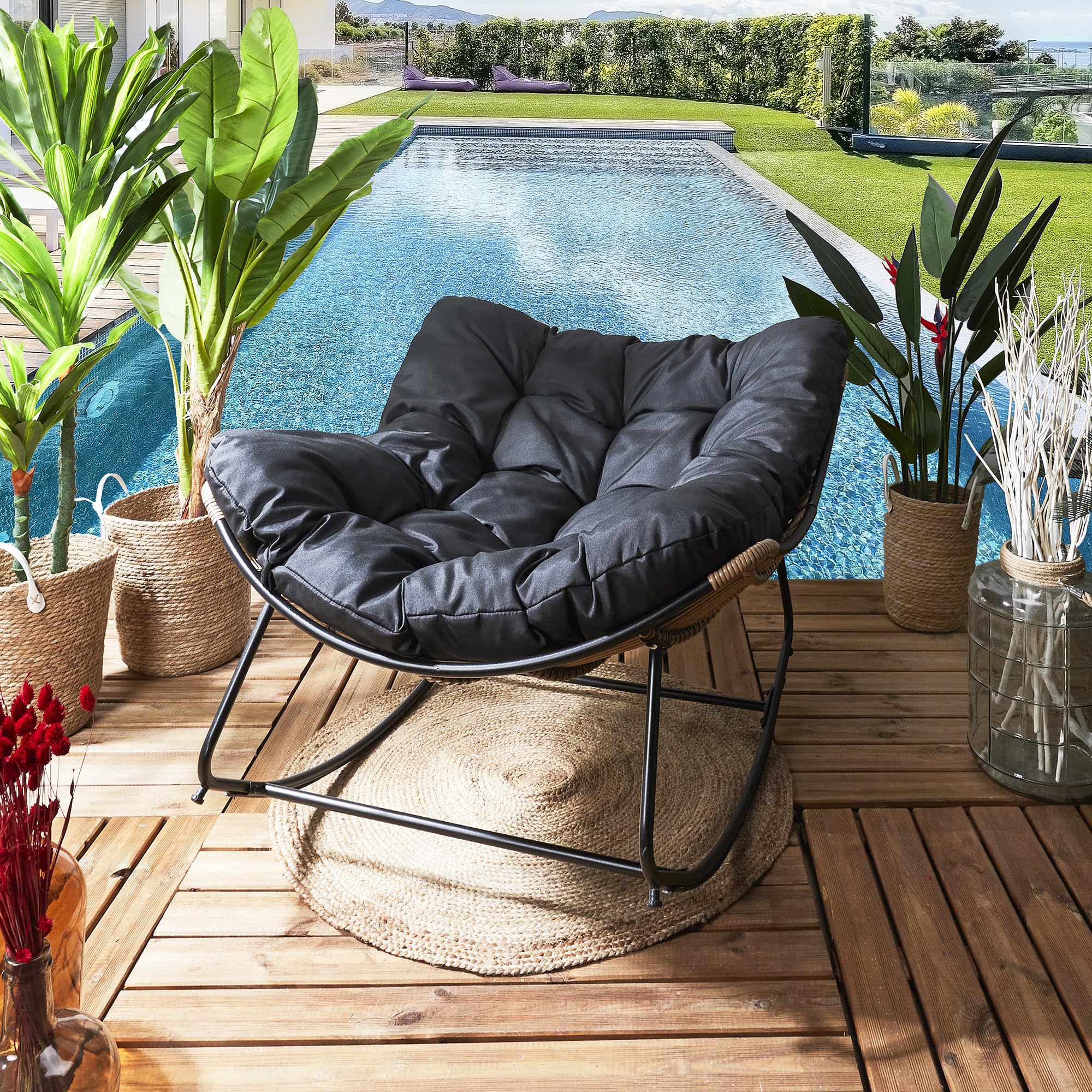 HOME DECO FACTORY, Fauteuil de Jardin à Bascule, Tulum, en Fer, Fauteuil Oeuf à Bascule de Jardin, Assise Capitonnée, Effet rotin résistant aux UV, Noir | Fer, fauteuil de jardin à bascule Tulum, assise œuf capitonnée, jardin ou terrasse, noir