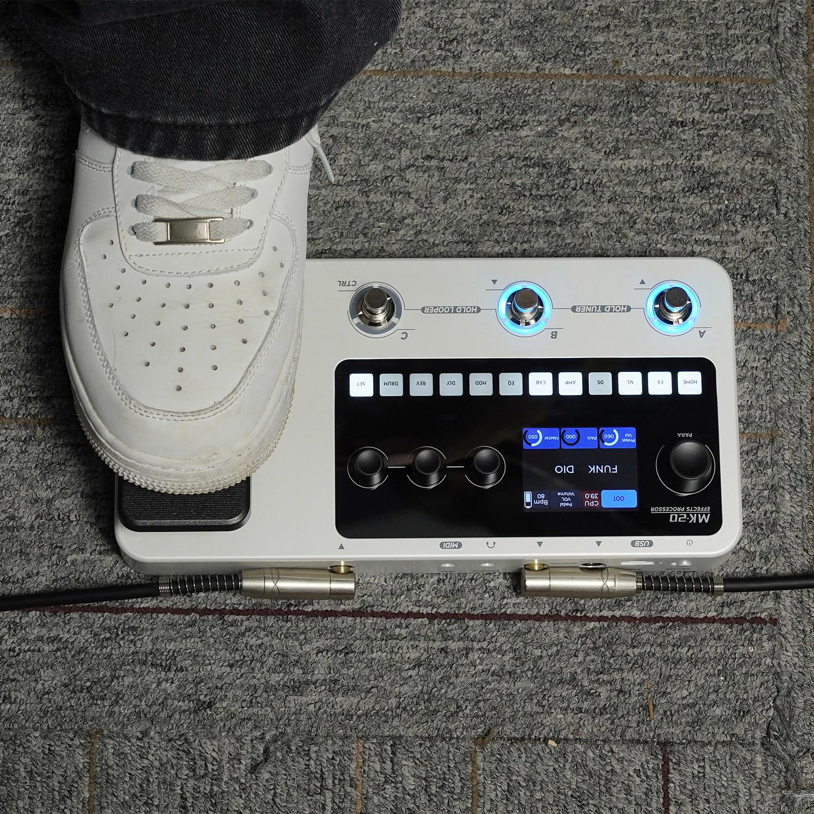 Pedale multi-effetto per chitarra, 120 A, 320 effetti, schermo da 2,4 pollici, impostazioni personalizzabili, 3 interruttori a pedale, looper e tamburo per chitarra elettrica e basso elettrico