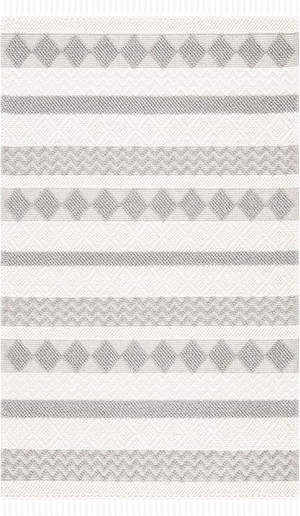 SAFAVIEH Natura Collection Area Rug - 6' x 9', Ivory & Grey, Handmade Moroccan Boho Fringe Wool, Ideal for High Traffic Areas in Living Room, Bedroom (NAT851A)