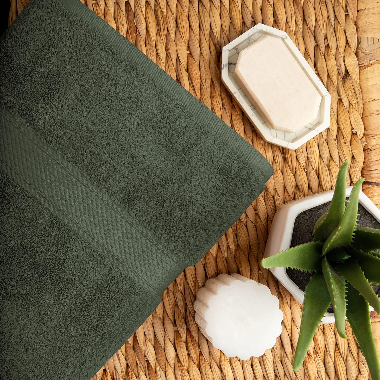 SUPERIOR Egyptian Cotton 800 GSM Bath Towel Set, Includes 2 Bath Towels, Luxury Plush Essentials, Absorbent Quick Dry Towels, Guest Bathroom, Apartment, New Home, Shower, Hotel Quality, Forest Green : Home & Kitchen