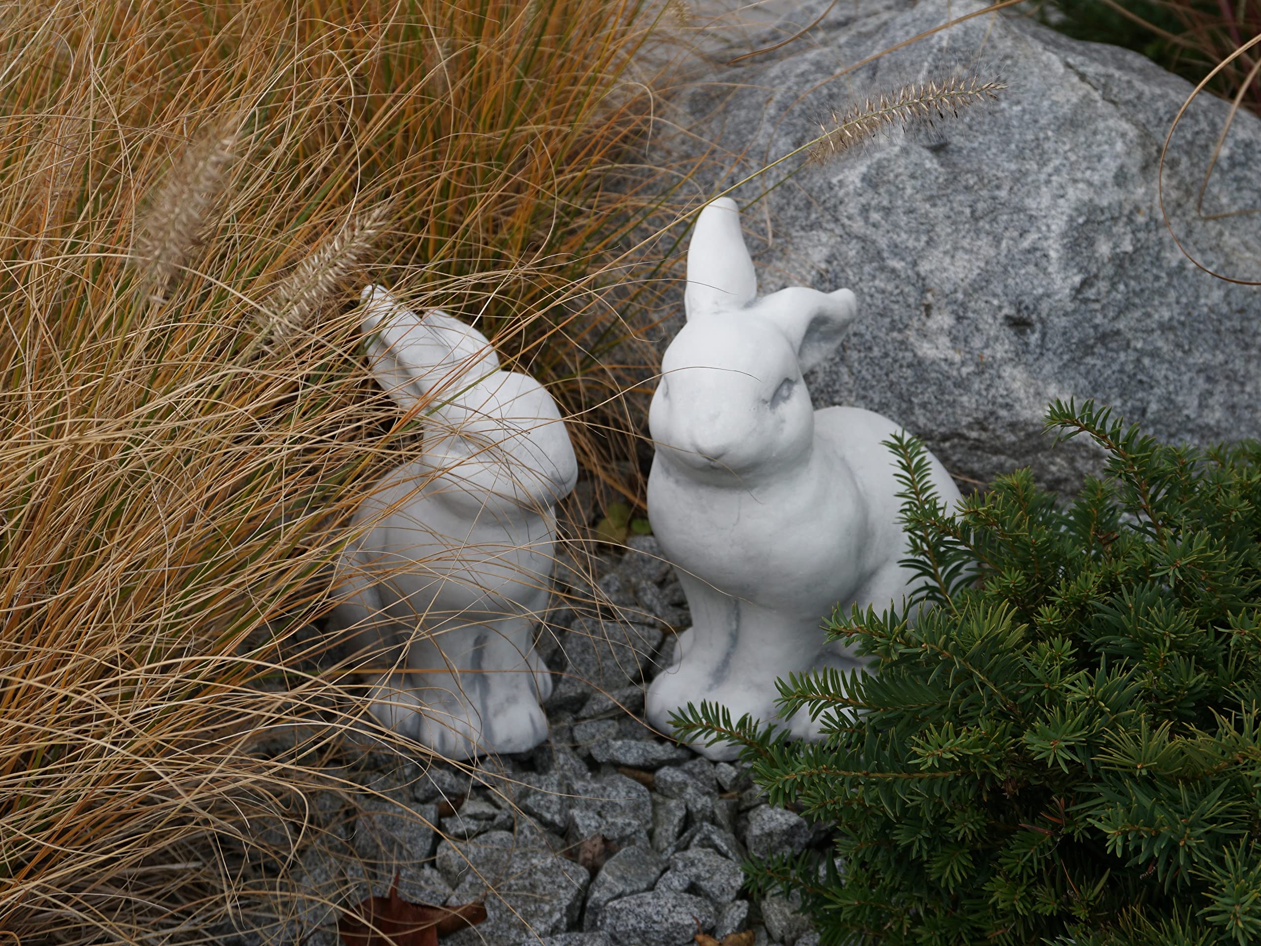 gartendekoparadies.de Hasenpaar Ostern, Steinfigur, H. 32/28 cm, 11 kg, Grau, frostsicher aus Steinguss für Außenbereich