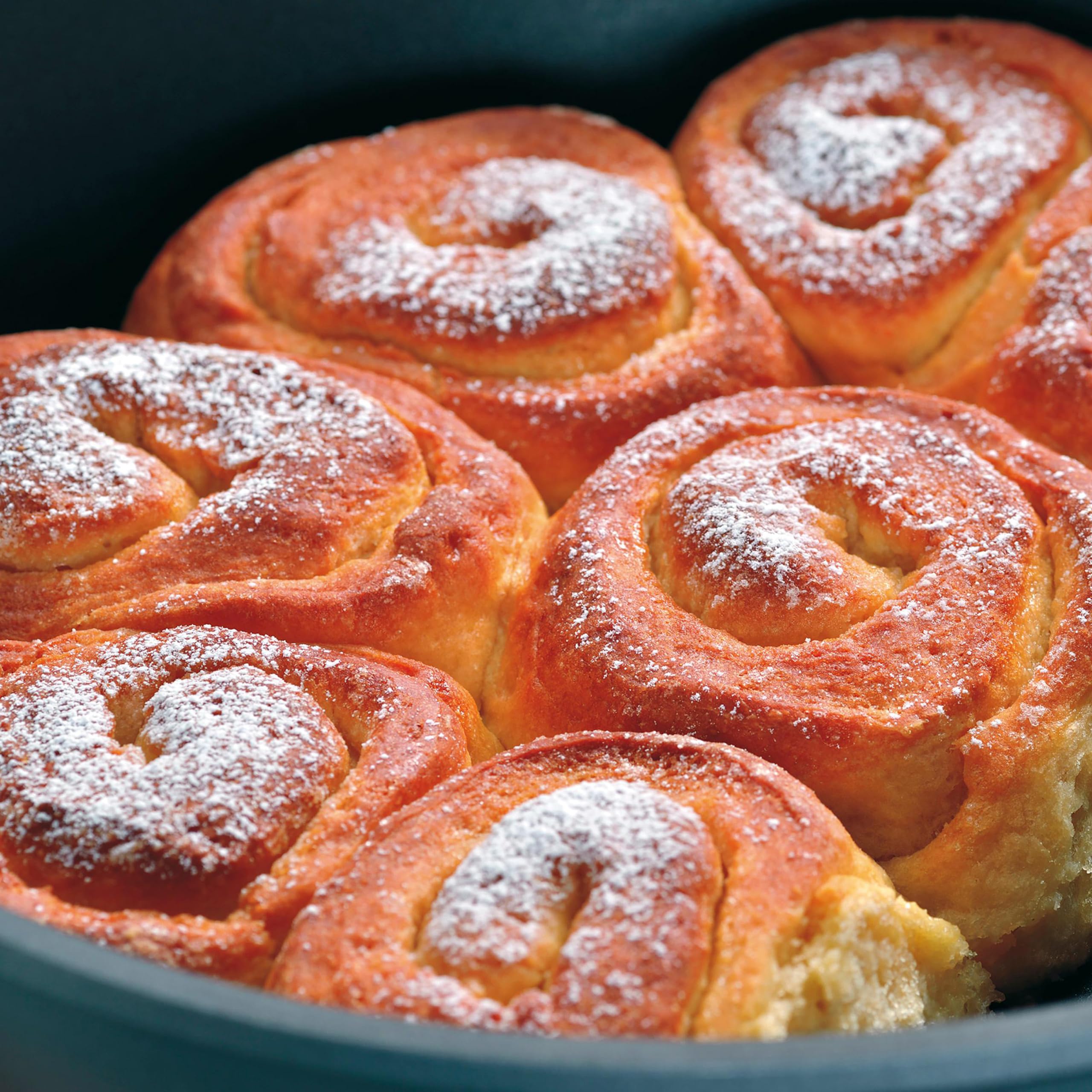kela Aluguss Schmorpfanne 32 cm hoher Rand KERROS, Induktion Servierpfanne beschichtet mit Deckel, Paella Pfanne