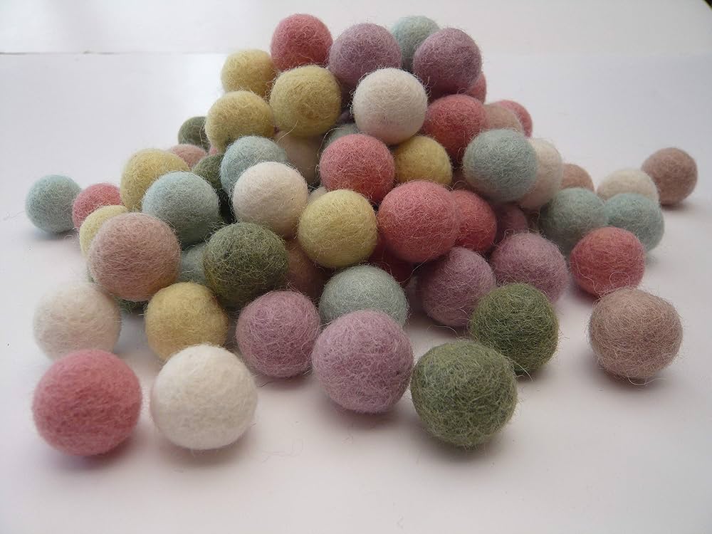Amazon.co.jp: Heidifeathersハンドメイドフェルトボール