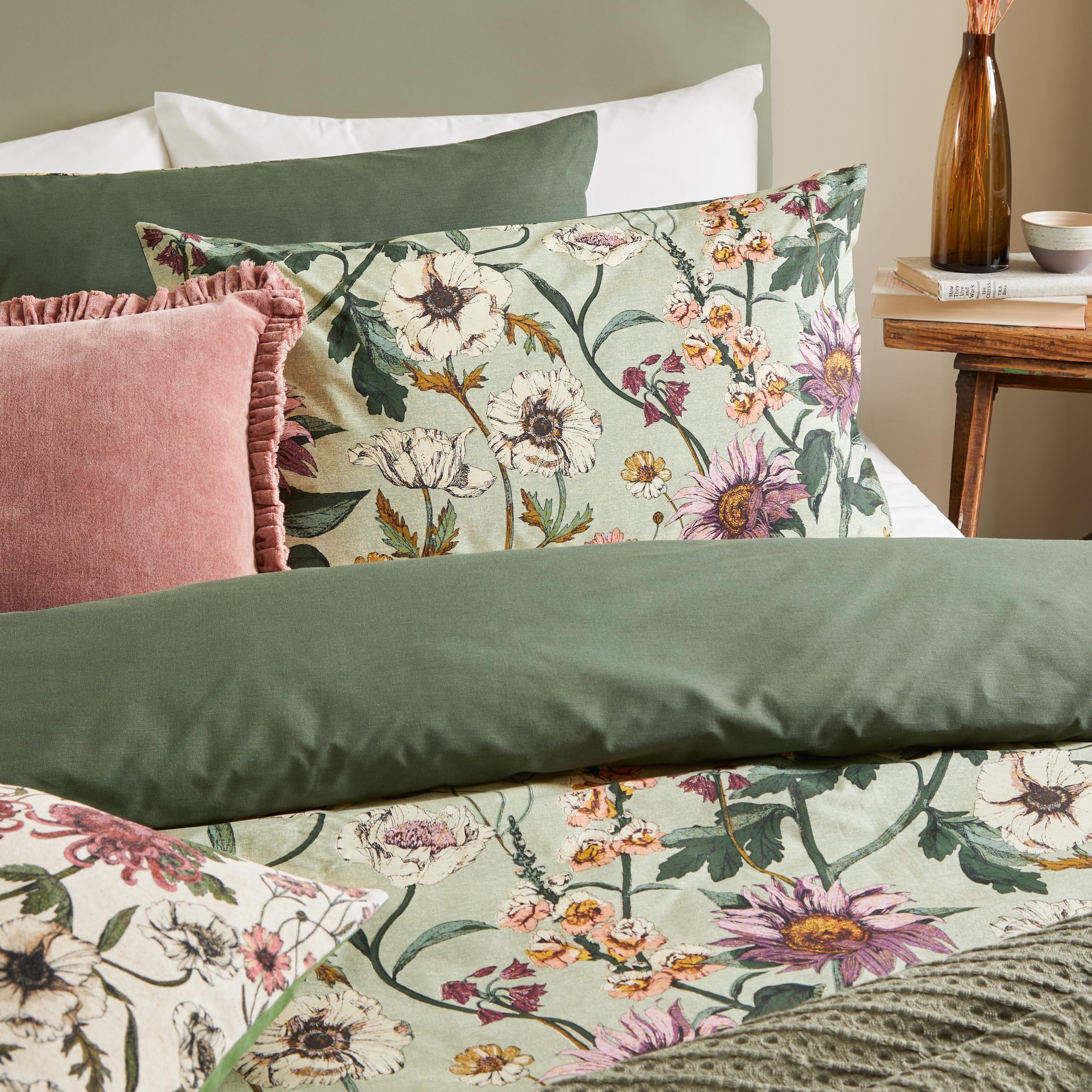 Wylder Nature Wallflower Botanical Duvet Cover Set - Vintage Botanics Linen Look (Celadon Green - Super King) - Image 2