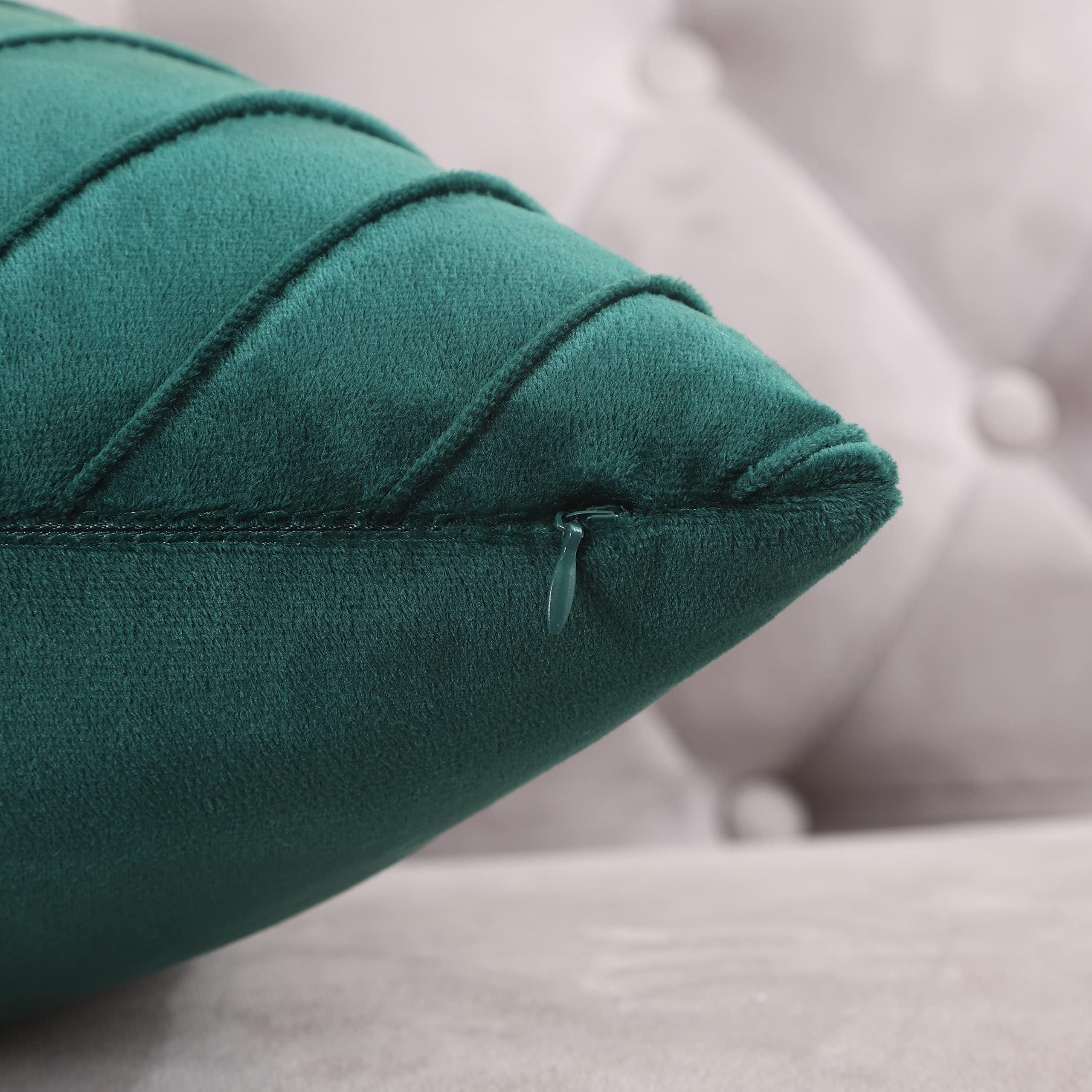 Tosleo Green Velvet Throw Pillow Covers 22 x 22 inch Pack of 2 with Gold Leather Forest Green Decorative Couch Pillowcase Luxury Modern Pillow Cover 55 x 55 CM - Image 3