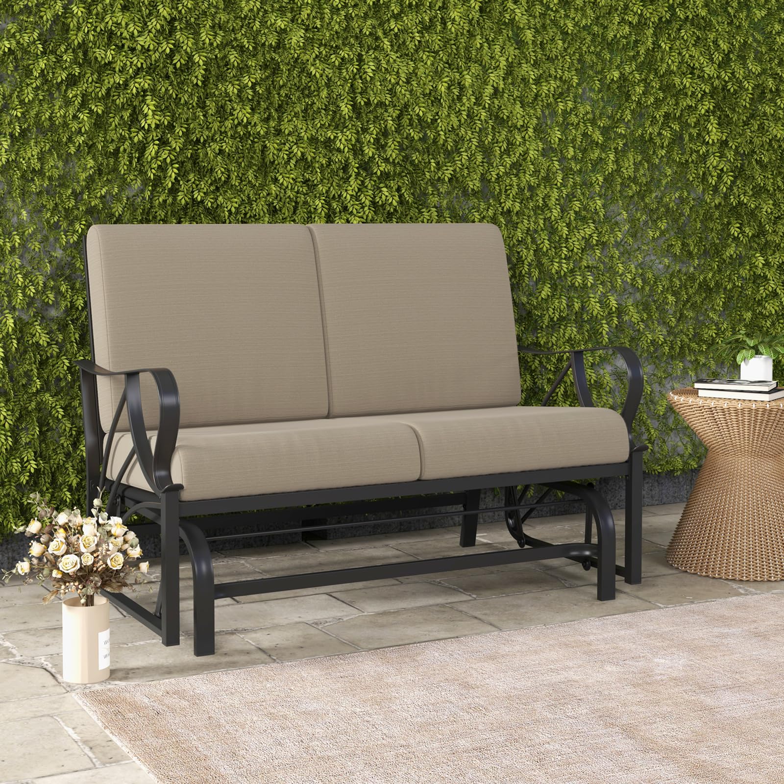 KOMFOTTEU 2-Sitzer Schaukelstuhl mit robuster Eisenrahmen, Doppelschaukelstuhl mit abnehmbarem weichem Kissen, Gartenbank mit hoher Rückenlehne & ergonomischen Armlehnen, Khaki