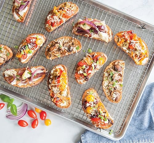 Miniatura 2 de Nordic Ware Naturals - Juego de 2 bandejas de hoja grande con rejilla antiadherente apta para horno, paquete de 1, aluminio