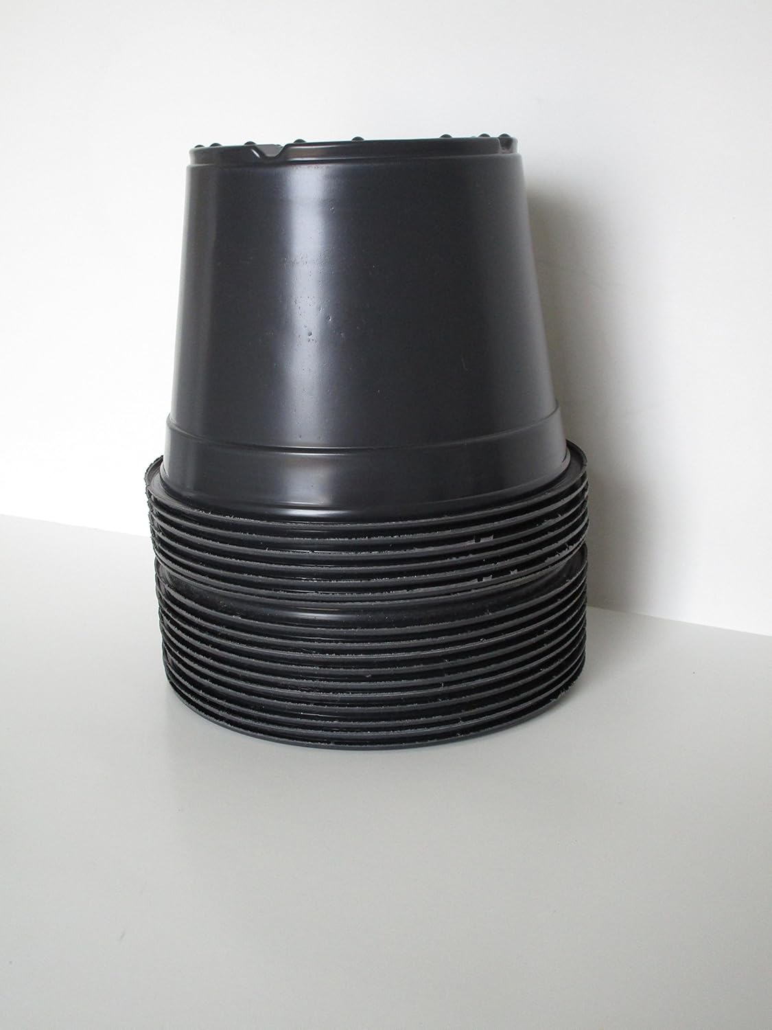 DILLEN 6" Diameter Round Black Plastic Nursery Pot (100)