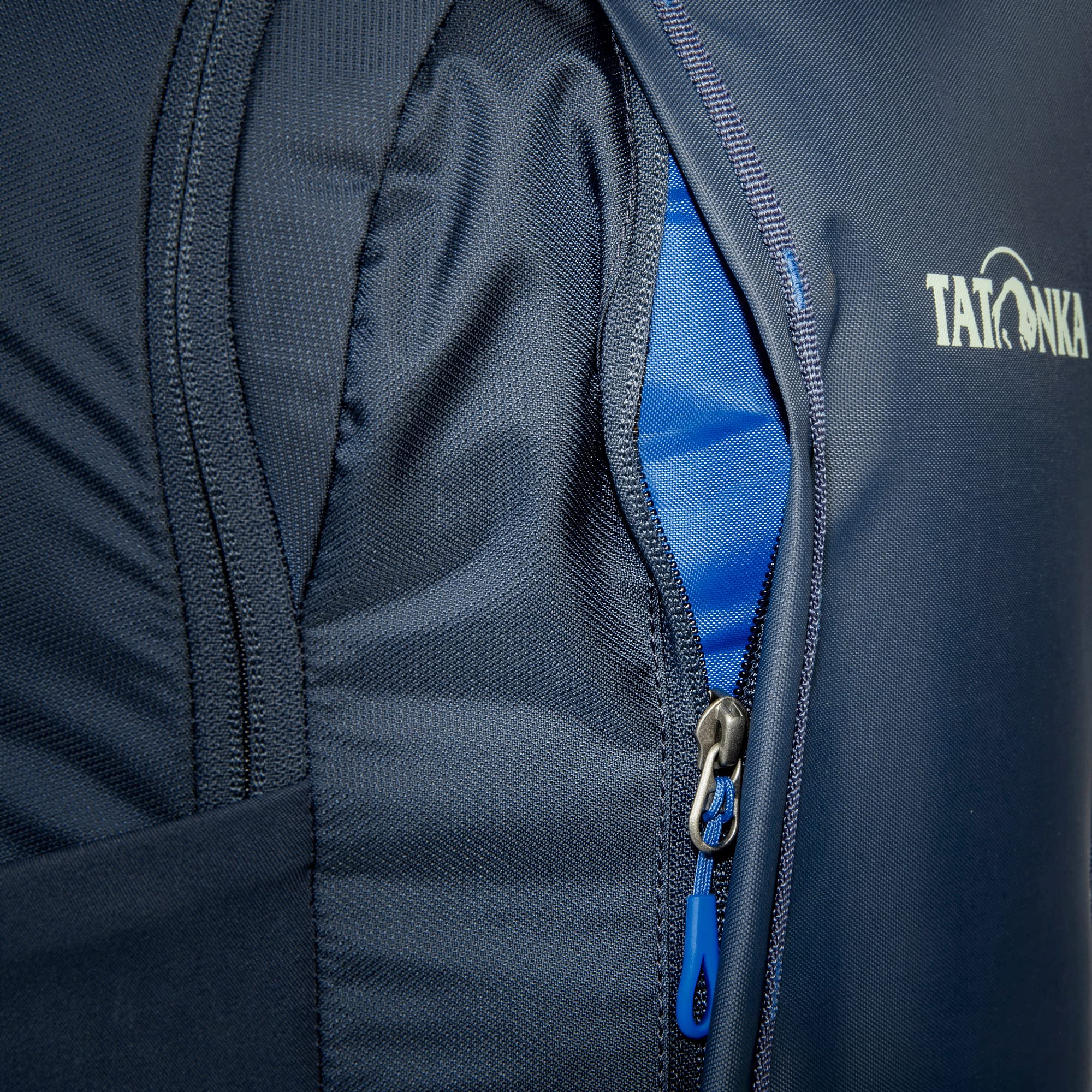 Tatonka Server Pack 27L - Daypack mit Laptopfach und vielen Fächern - 27 Liter Volumen