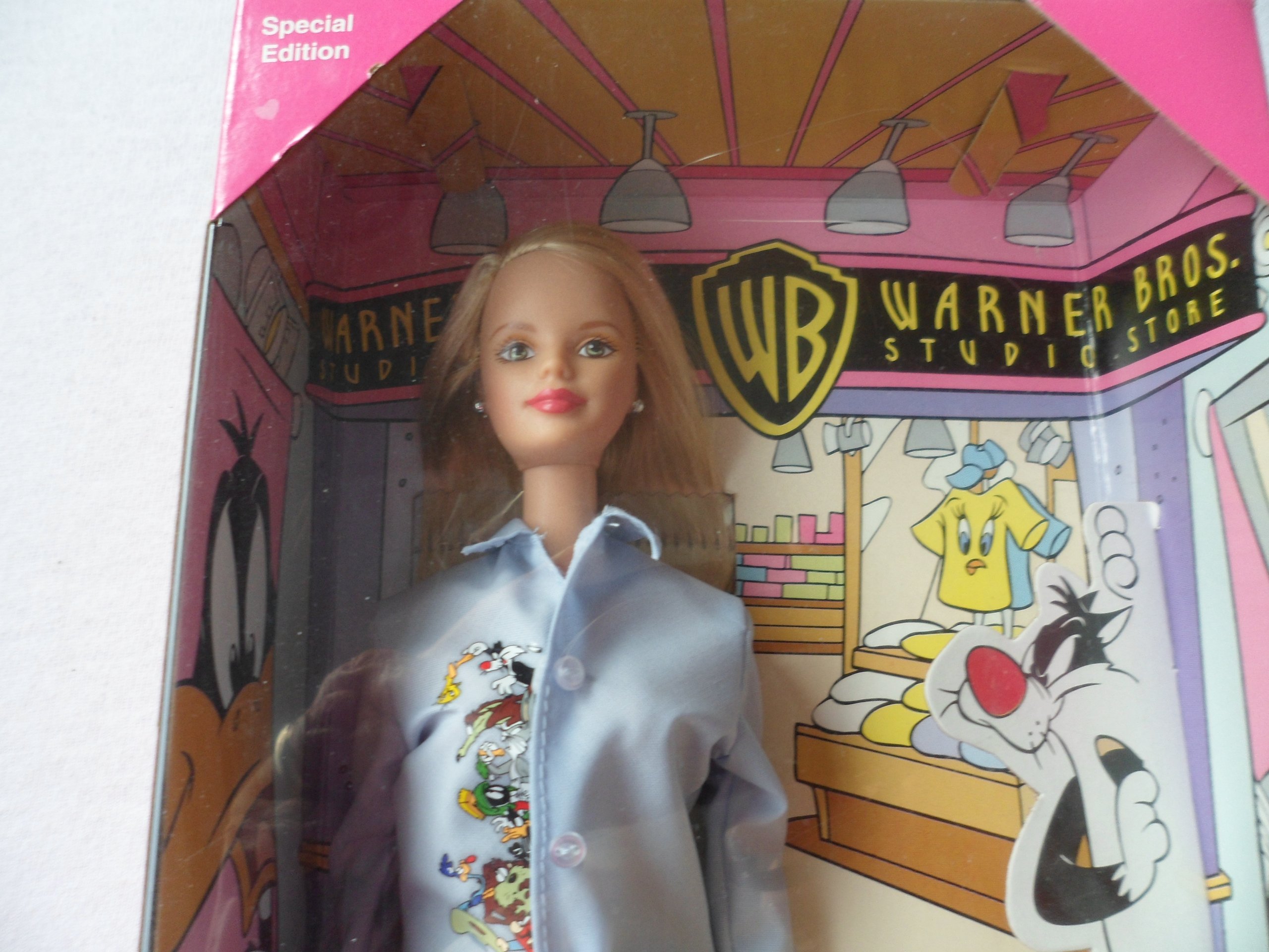 Amazon.com: Mattel Barbie Loves Tweety Special Edition 21632