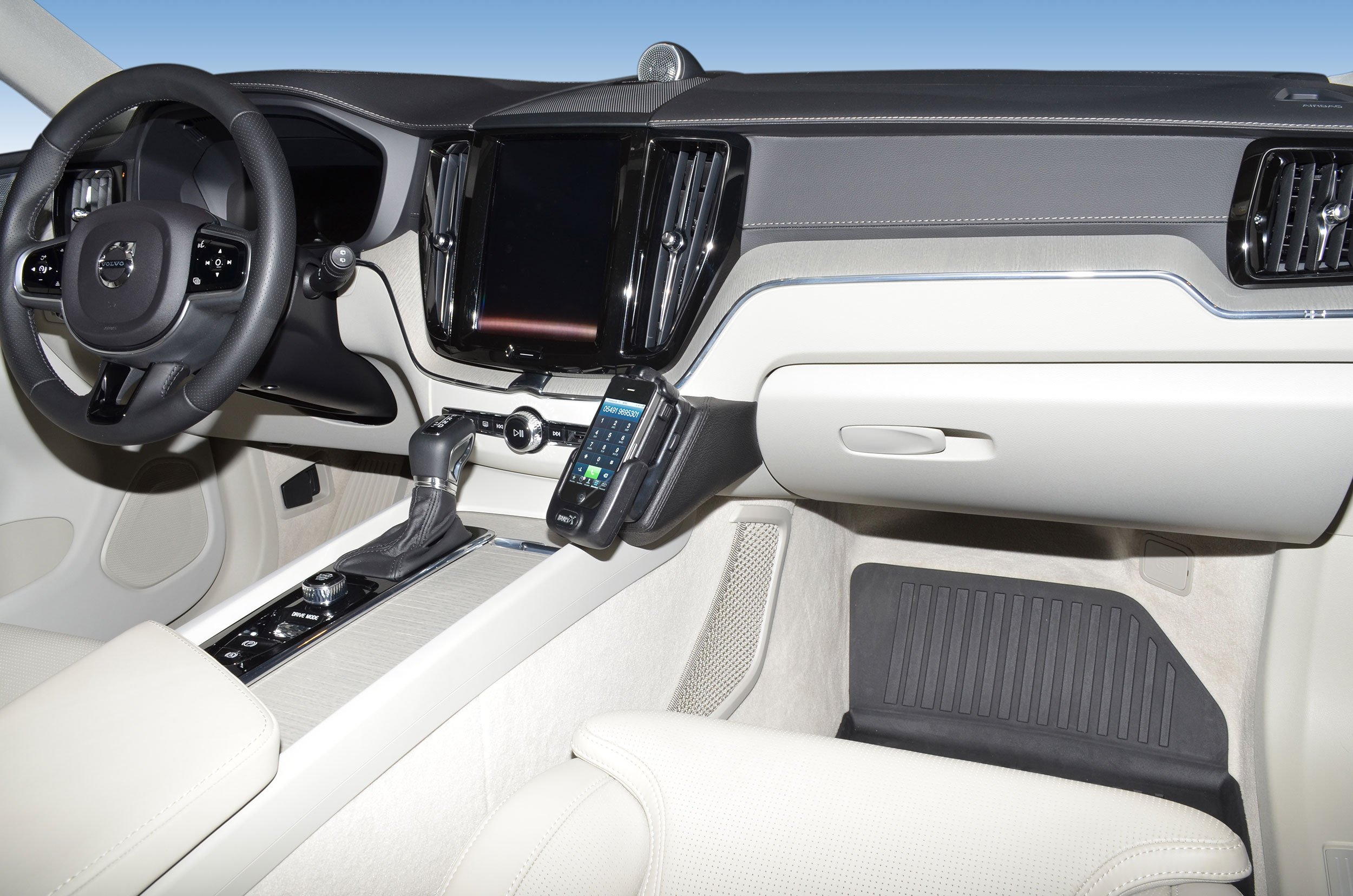 KUDA 2970 uchwyt z prawdziwej skóry czarny do Volvo XC 60 od 07/2017