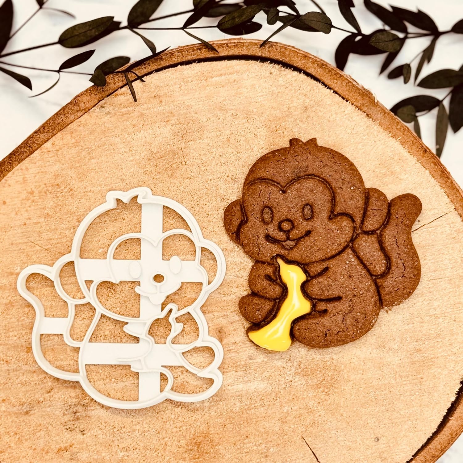BAKERLOGY Set of 2 Monkey Cookie Cutters (Design: Monkey Face and Monkey with Banana) - Detailed Biscuit Cutter Design for Baking and Crafts, ideal on fondant, dough, clay