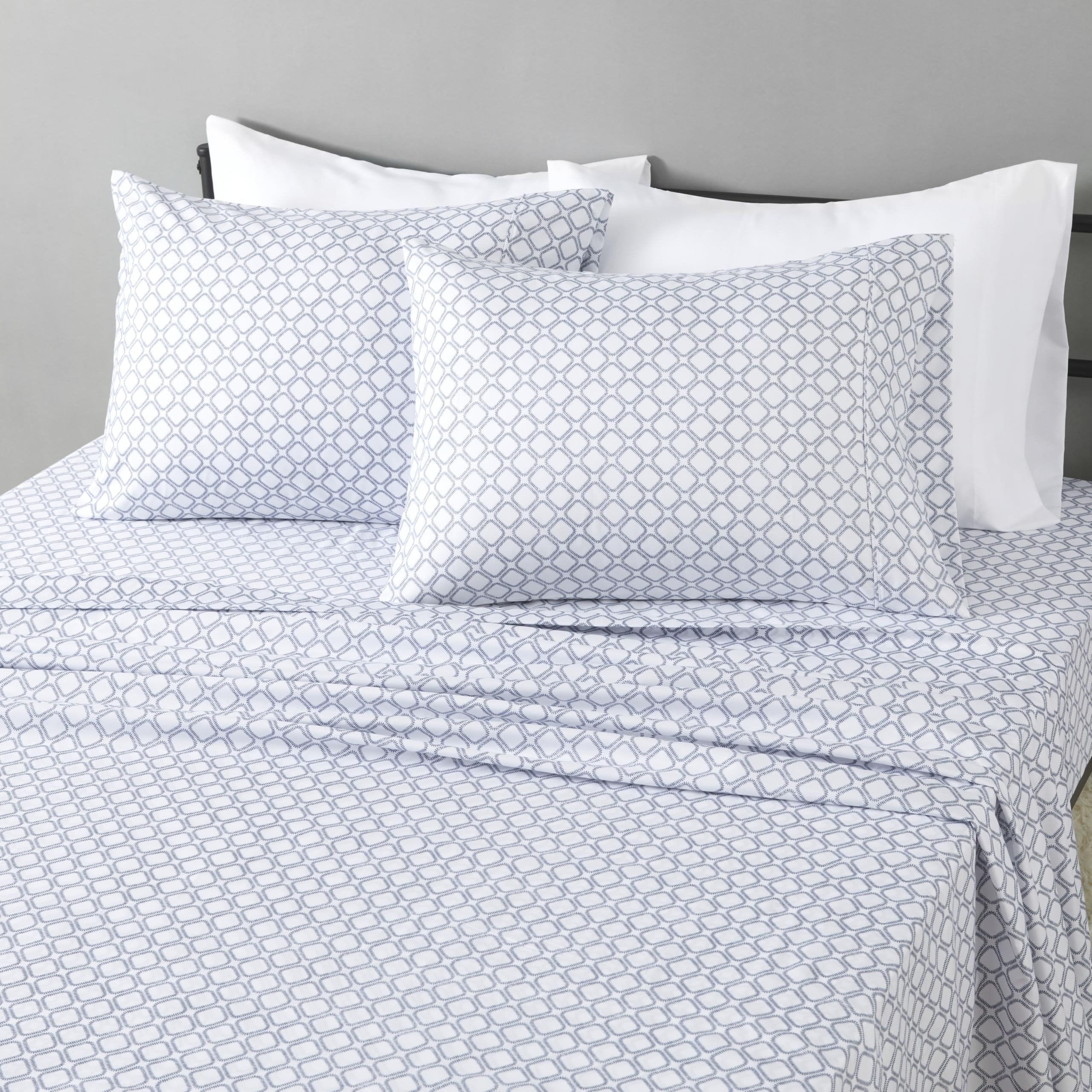 Amazon Basics Lightweight Microfiber 4-Piece Bed Sheet Set in Aqua | Mubboo