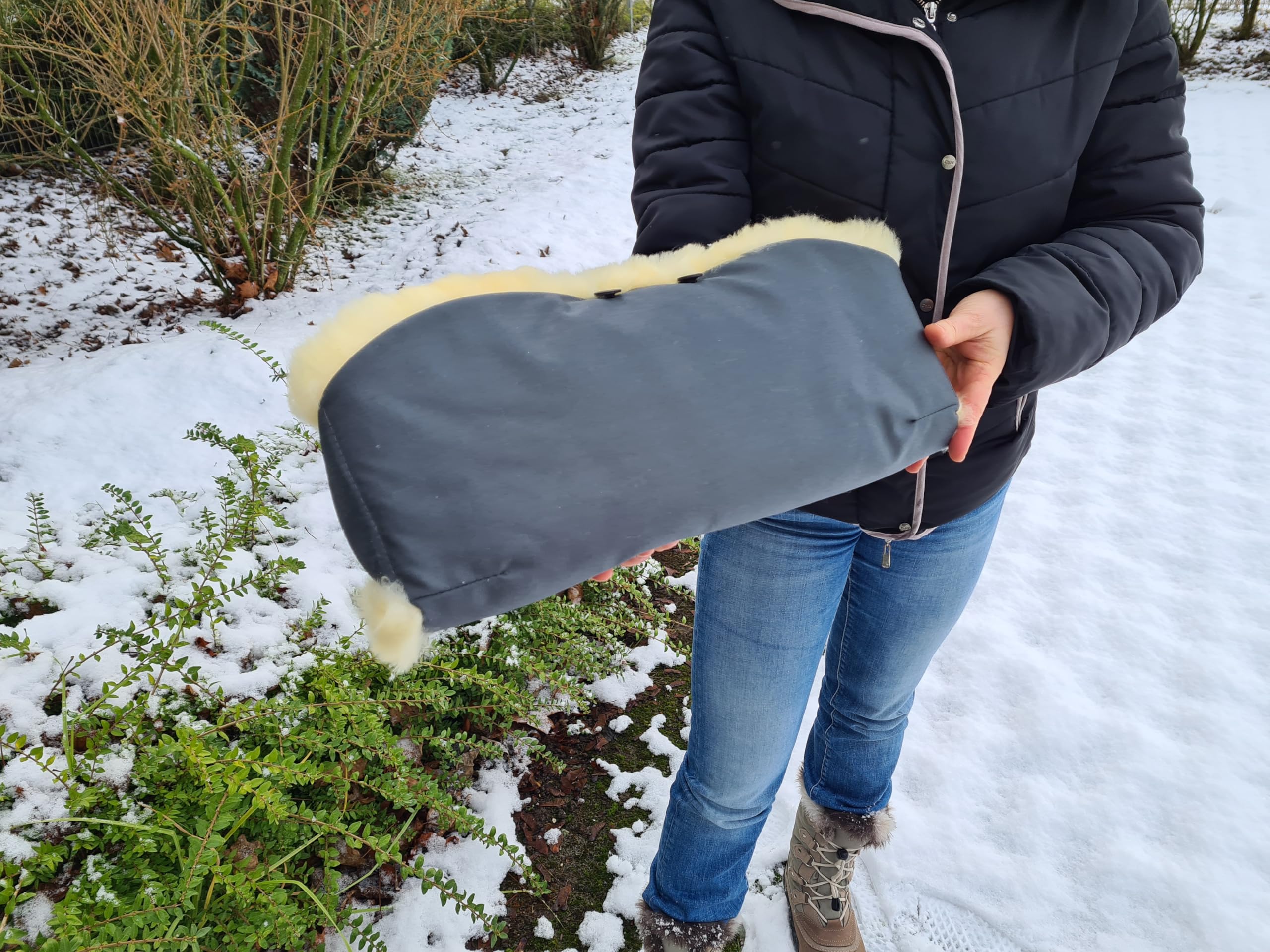 Piękny, ręcznie wykonany ogrzewacz do dłoni z prawdziwej jagnięcej skóry | pokrowiec na uchwyt wózka dziecięcego itp. | odporny na warunki atmosferyczne | niemiecka produkcja