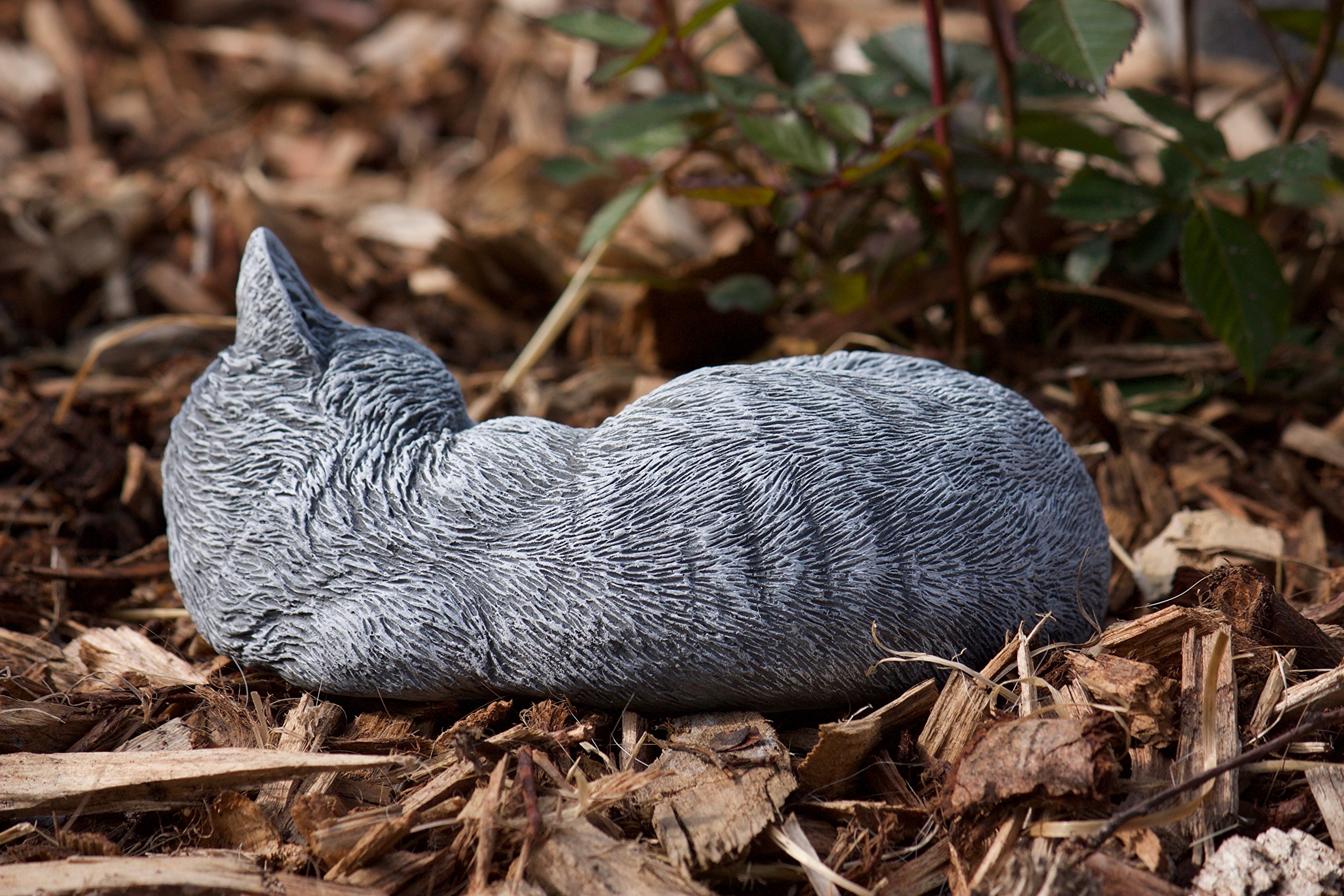 stoneandstyle Steinfigur kleine Katze Tinka eingerollt (8x17x14 cm), Frost- und wetterfest bis -30°C, massiver Steinguss