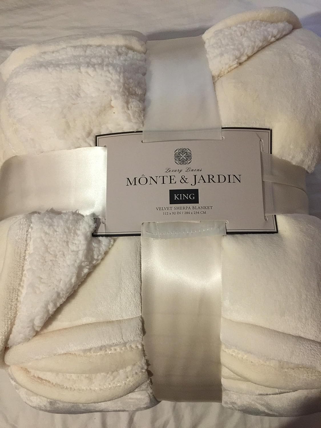 Monte and Jardin Velvet Sherpa King white Blanket Super