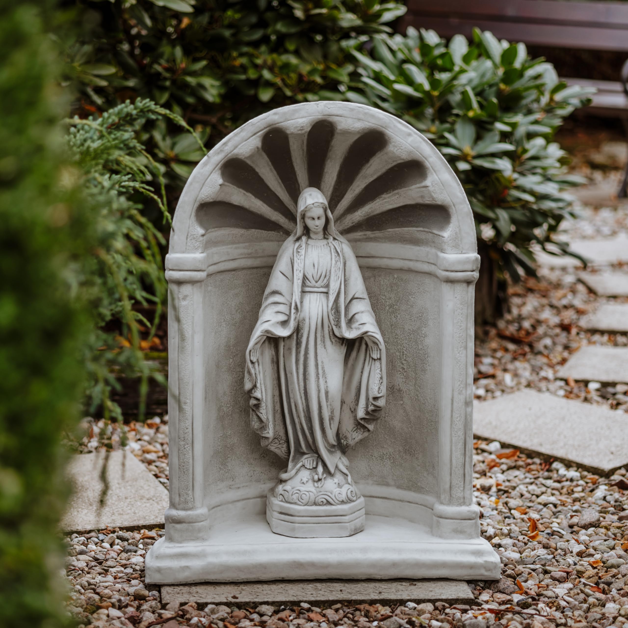 gartendekoparadies.de Kaplica ze Świętą Marią Madonną, kamienna figurka wys. 94 cm, 117 kg, szara, odporna na mróz z odlewu kamiennego, do użytku na zewnątrz