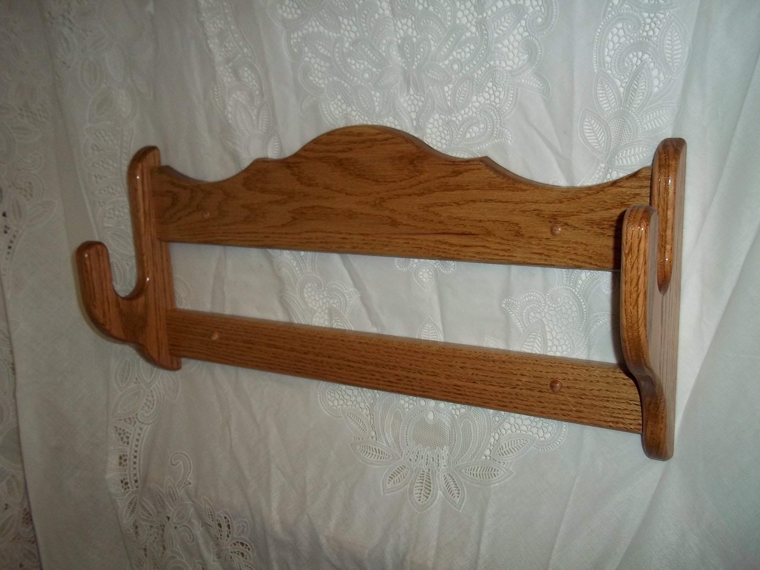 oakwoodgunracks.com 1 Single Gun Red Oak Display Rack ~ Golden Oak Finish