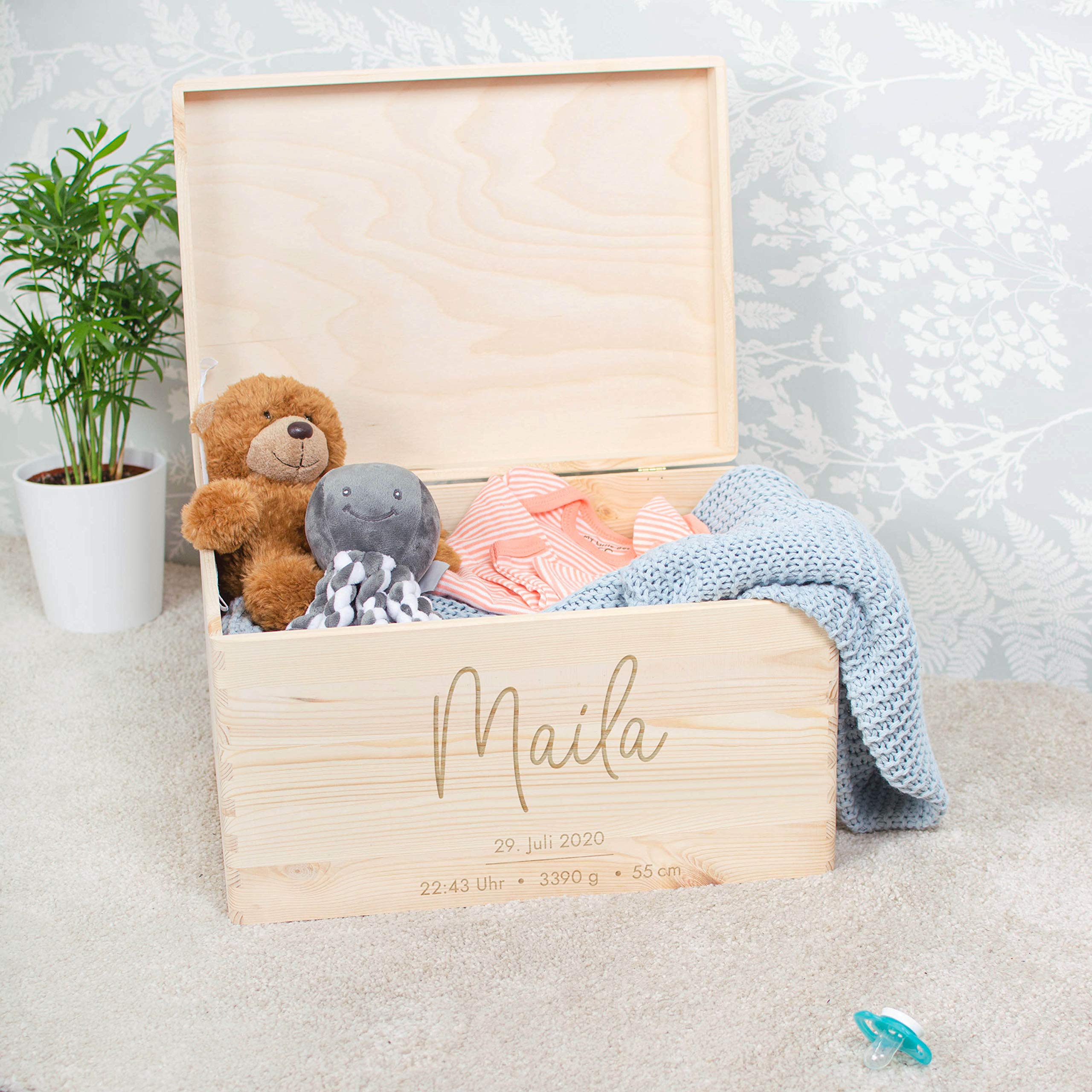 LAUBLUST Erinnerungsbox Baby Personalisiert - Geschenk zur Geburt | 40x30x24cm, Natur, FSC® | Serie: Niers - Frontmotiv