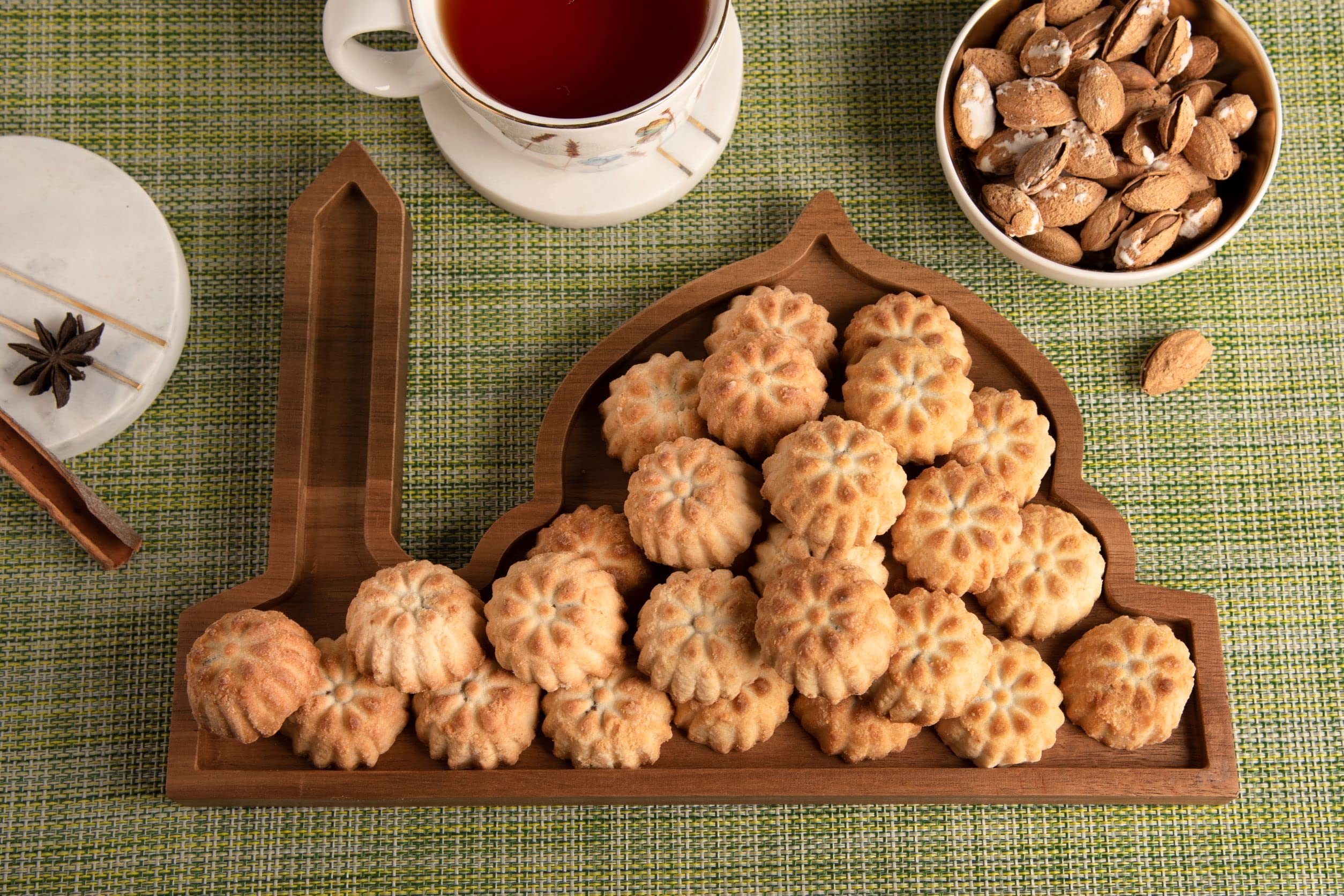 HilalFul Mosque Serving Tray - Acacia Wood | Eid Kitchen & Table Decoration Centrepiece | Organiser for Tea, Coffee, Drinks, Snacks, Food, Breakfast, Dinner Serving | Lightweight | Ideal Gift