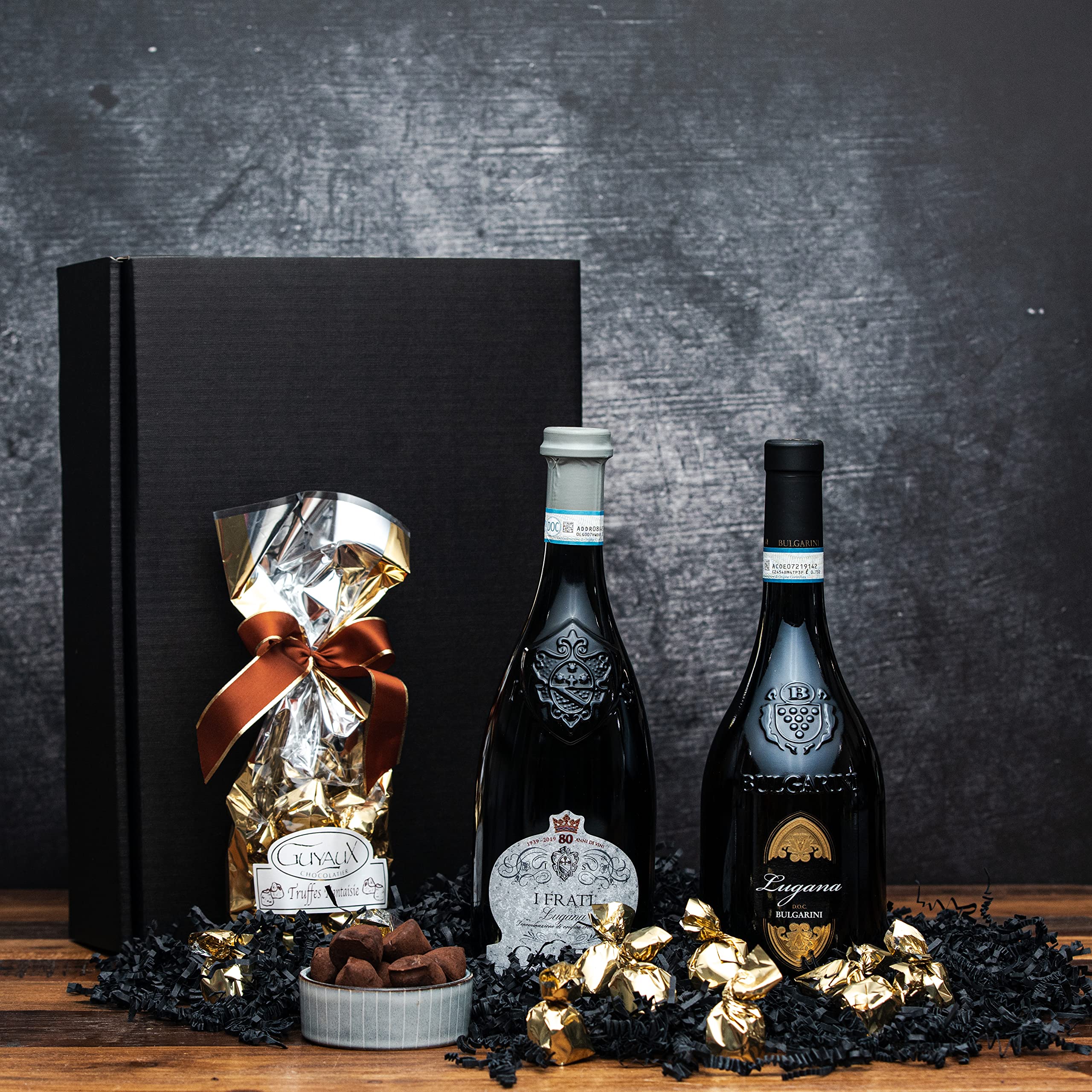Geschenkset Lugana, Weißwein aus Italien, mit Schokoladentrüffeln in schöner Präsentverpackung