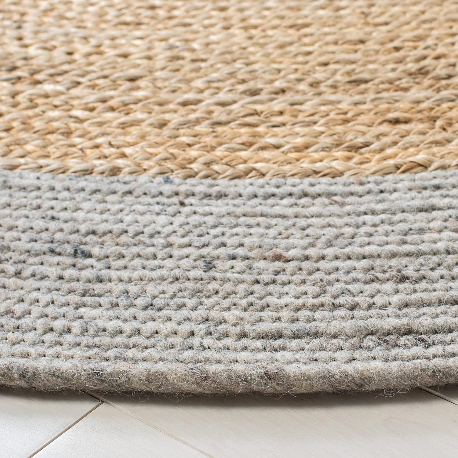 SAFAVIEH Braided Collection 4' Round Silver / Natural BRD910G Handmade Country Cottage Reversible Jute Area Rug
