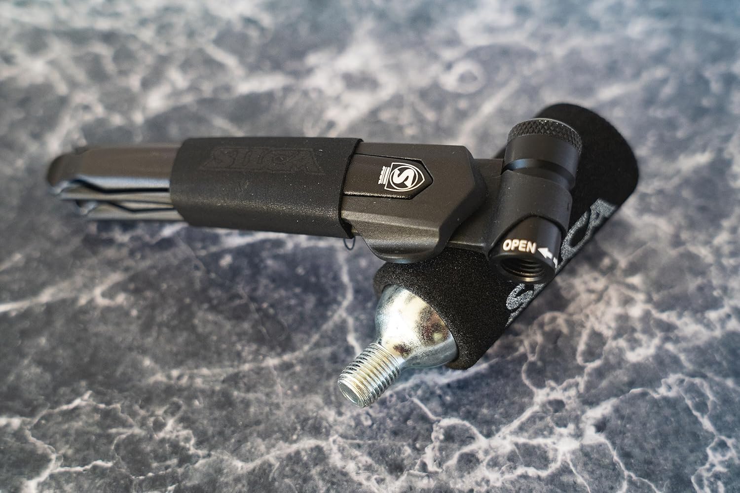 SILCA EOLO Lever Premio Set Includes 16g CO2 | CO2 Bike Tire Inflator with Integrated Regulator, Forged Alloy CO2 Inflator, Carbon Wheel Safe Tire Lever | 36g Total Weight