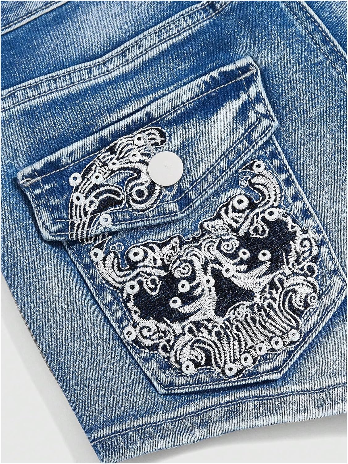 WDIRARA Women's Plus Size Embroidery Rhinestone Denim Shorts Grunge Punk Skinny Mini Jean Shorts