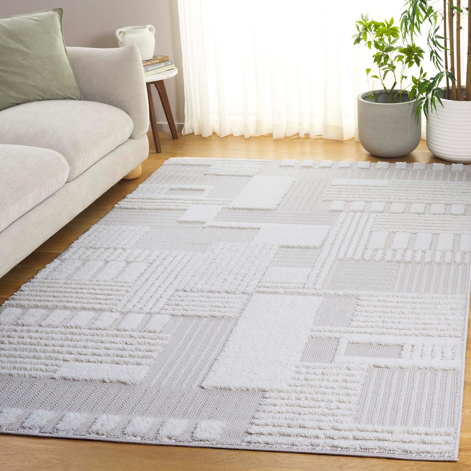 SAFAVIEH Trends Collection Area Rug - 5'3" x 7'6", Beige & Ivory, Modern Textured Design, Non-Shedding & Easy Care, Ideal for High Traffic Areas in Living Room, Bedroom (TRD126B)
