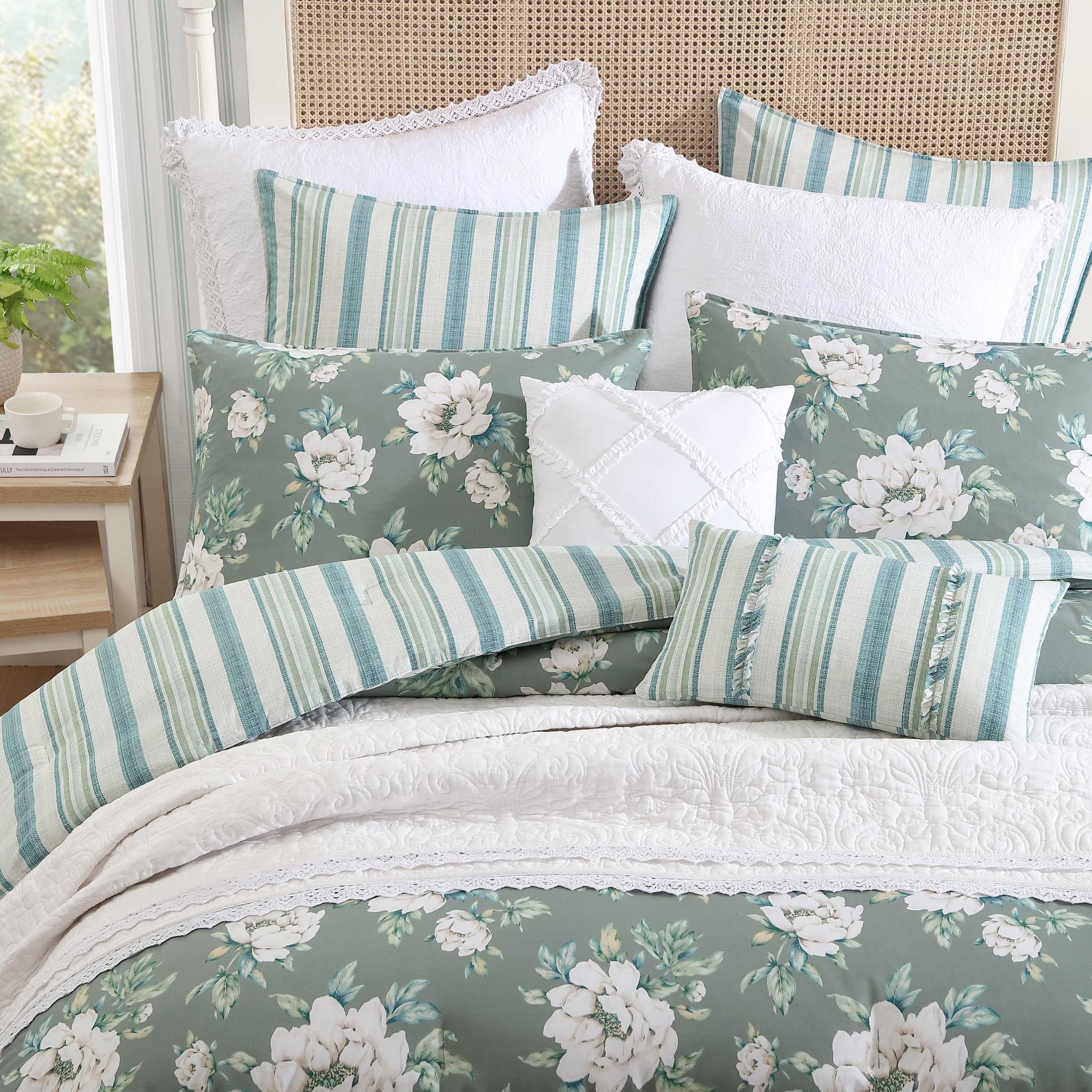 Amazon.com: Laura Ashley - King Comforter Set, Premium Cotton