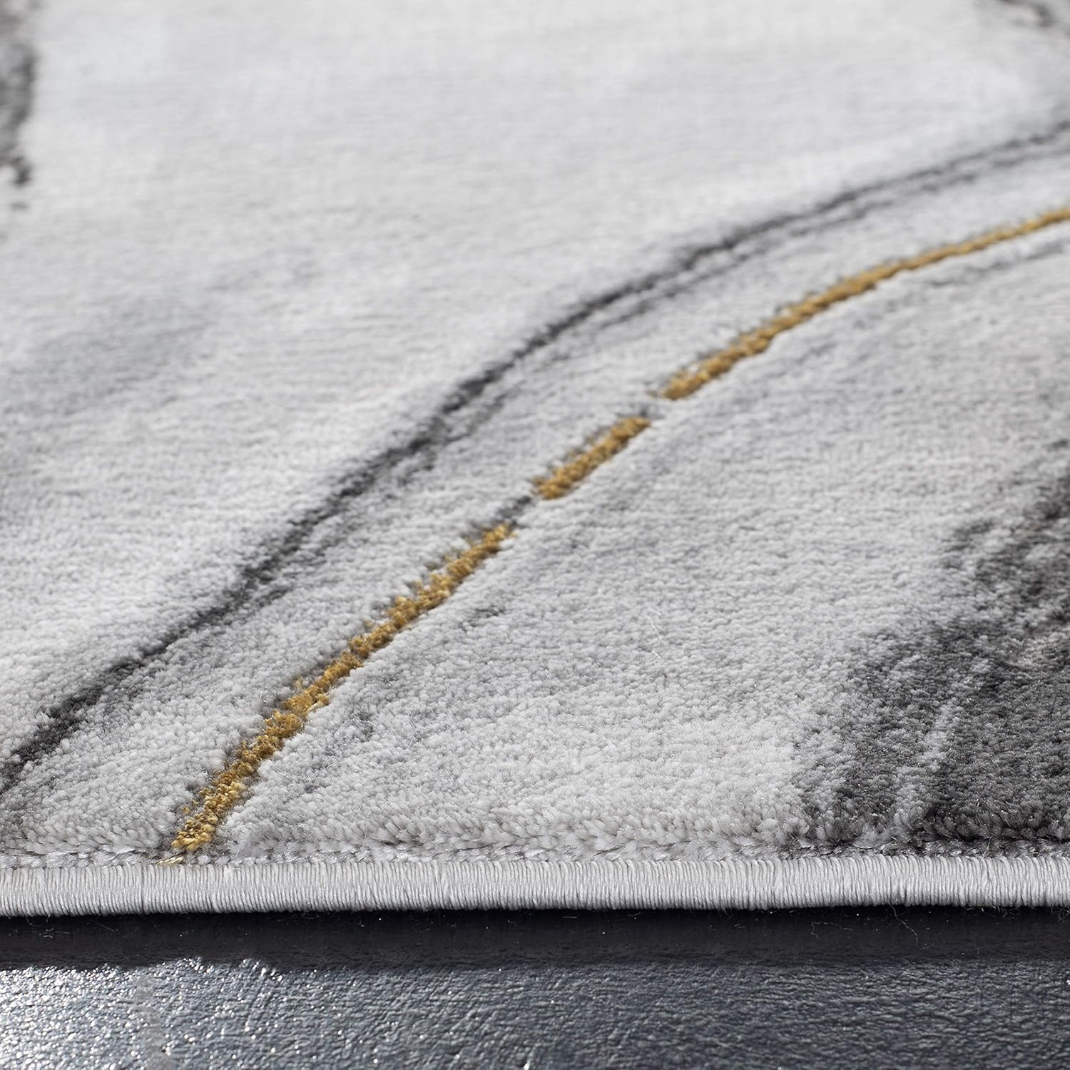 SAFAVIEH Craft Collection Area Rug - 5'3" x 7'6", Grey & Gold, Modern Abstract Design, Non-Shedding & Easy Care, Ideal for High Traffic Areas in Living Room, Bedroom (CFT819F)