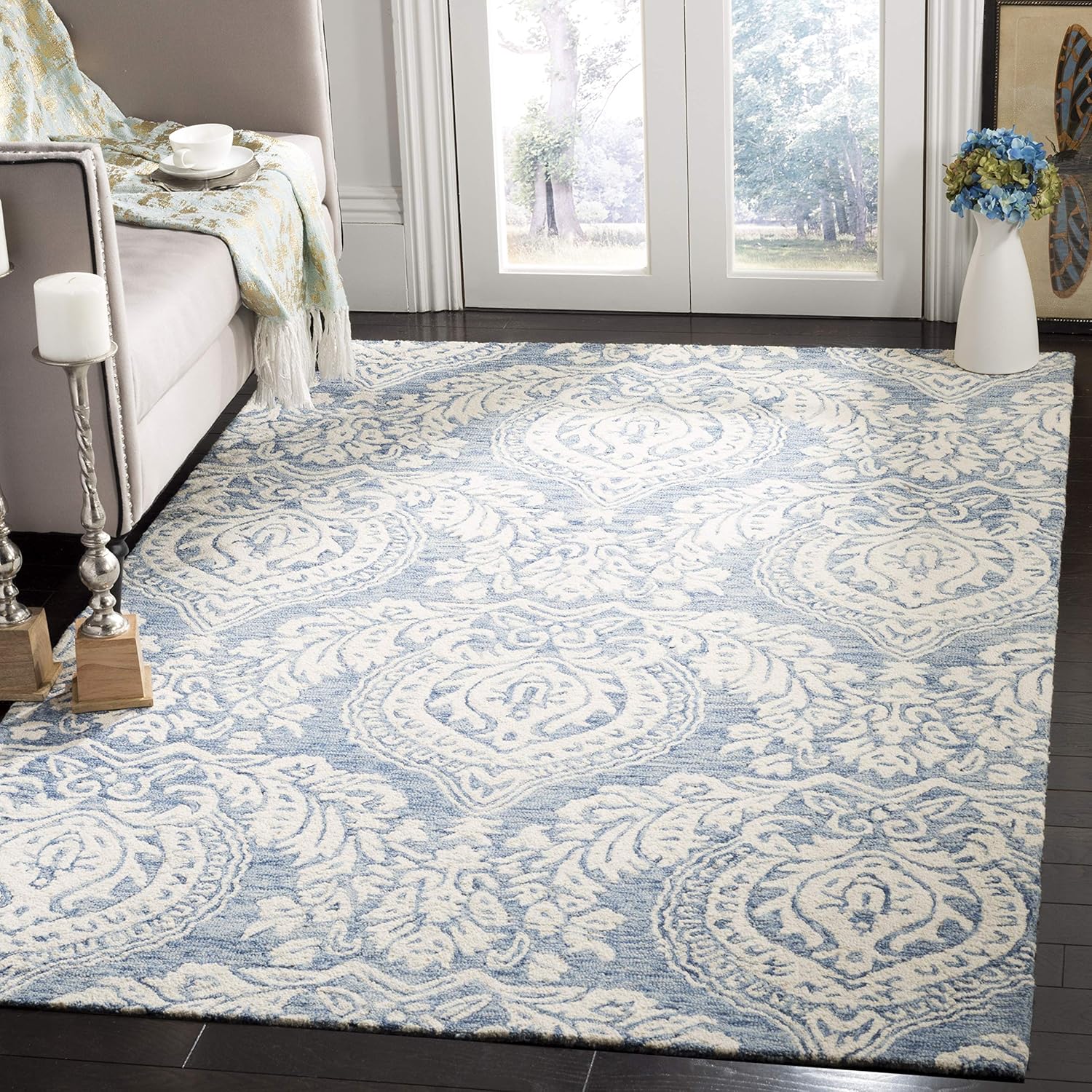 SAFAVIEH Micro-Loop Collection Accent Rug - 2'6" x 4', Blue & Ivory, Handmade Damask Wool, Ideal for High Traffic Areas in Entryway, Living Room, Bedroom (MLP512M)