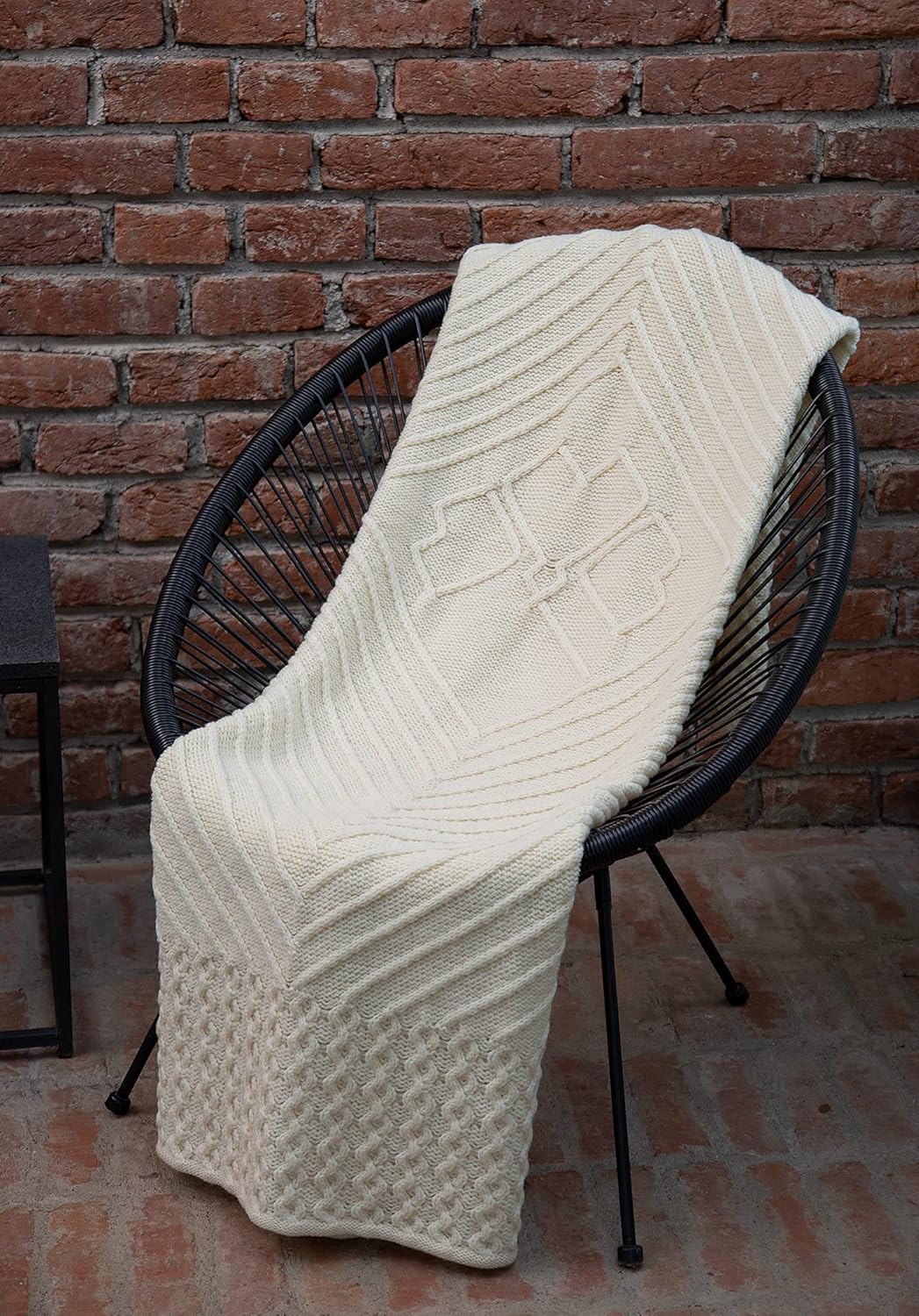 SAOL Irish Throw with Shamrock - 100% Merino Wool Aran Couch Blanket 48'' x 68'' (122 x 173 cm) (Green)