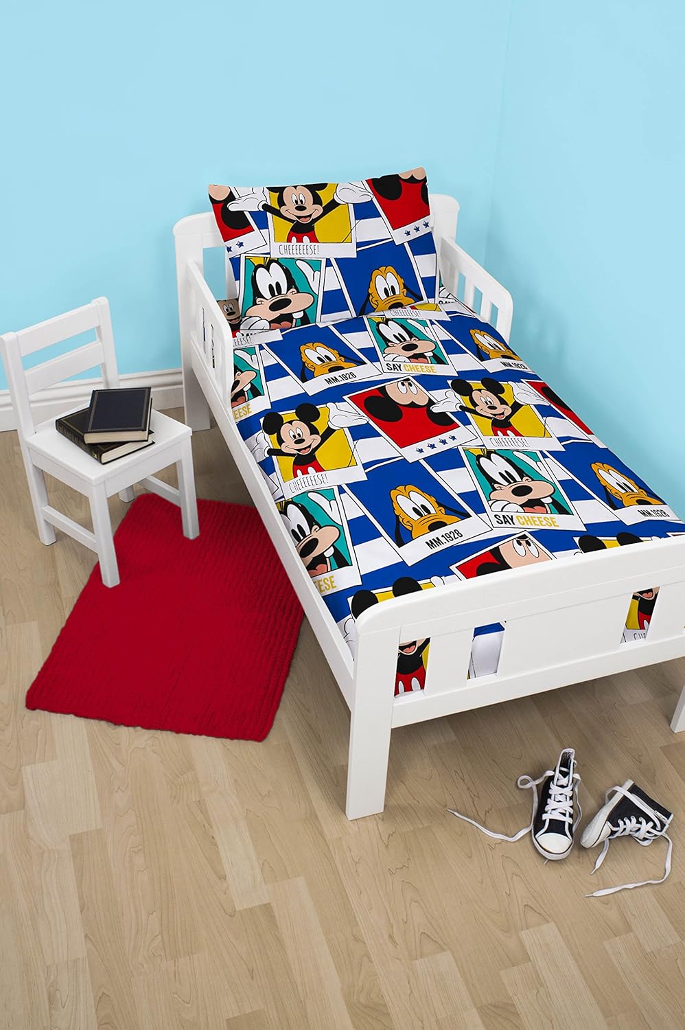 Disney Mickey Mouse "Polaroid" Junior Bed Bundle Set, 4 in 1 Amazon