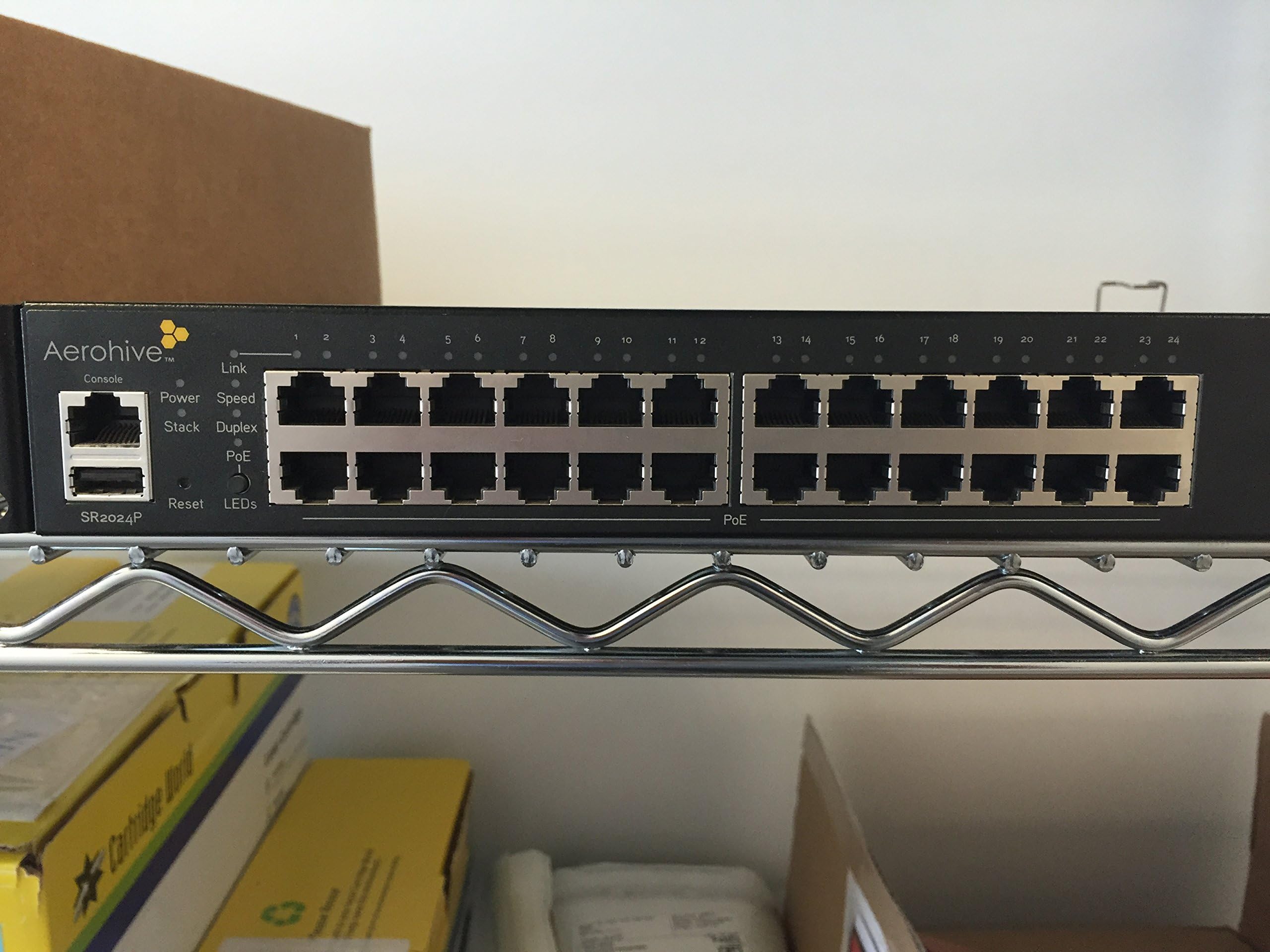 SR2024P, 28 Port Gigabit Ethernet Switch, 24xRJ45, 195W PoE+, 4xSFP