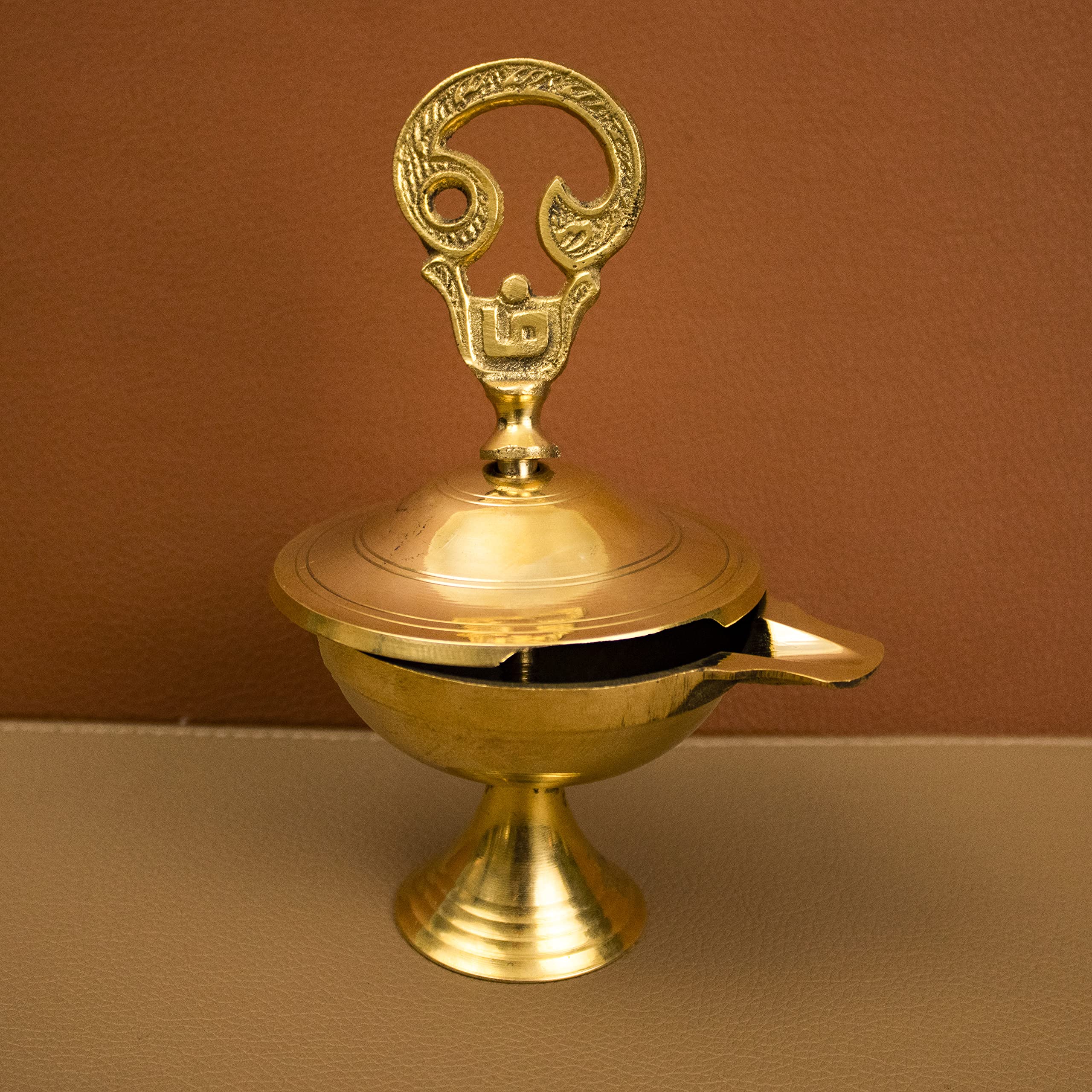 Spillbox Traditional Brass Diya for Puja | Pooja Aarti | Arti Deepak Deepam Oil Lamp for Home Temple Puja Articles Decor Gifts- Closed Diya (OM)