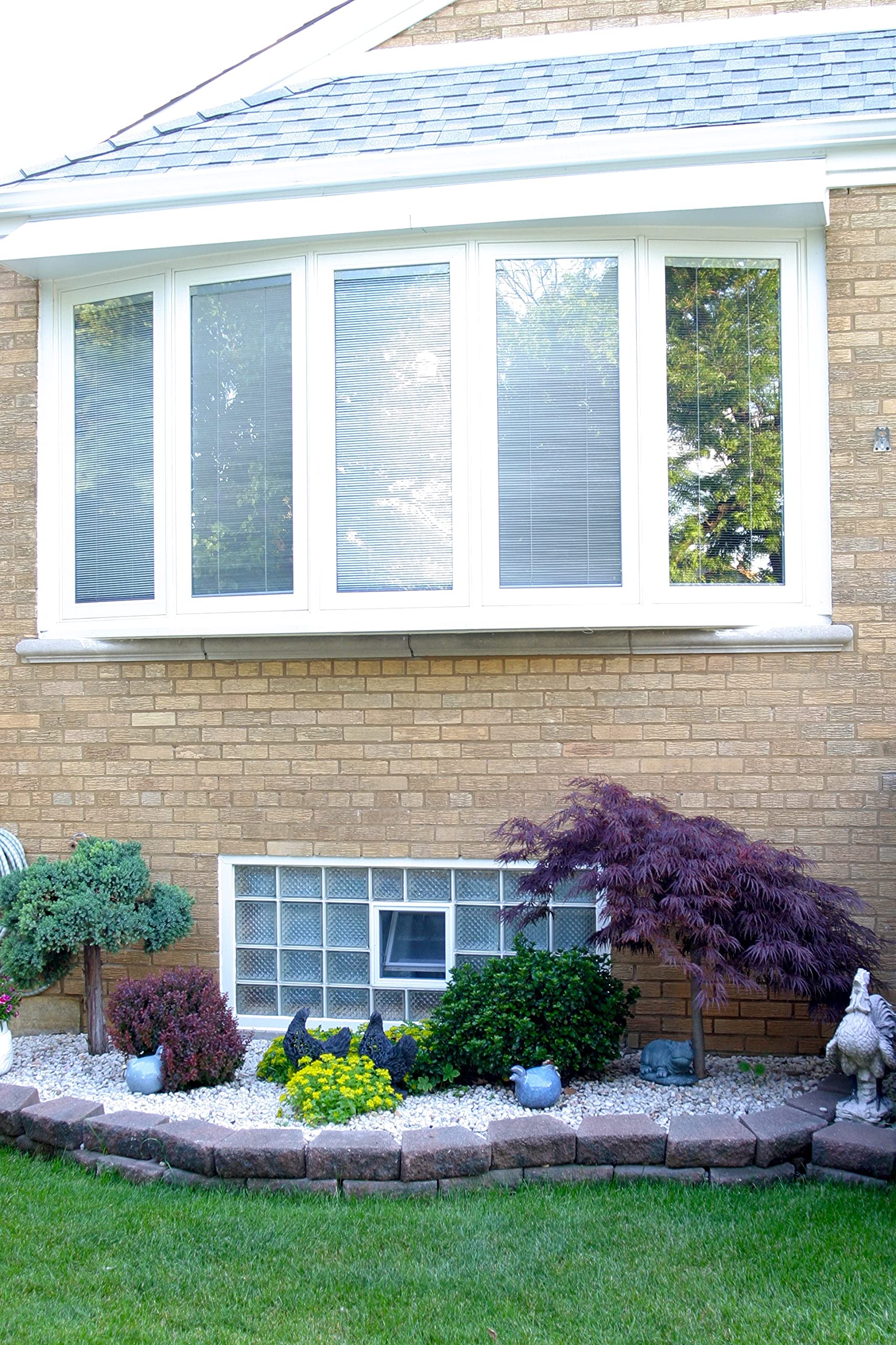 Finestra di ventilazione da inserire in una parete di vetromattoni o muratura | Dimensioni cm 38,4X38,4X8 | Unità di vendita 1 finestra