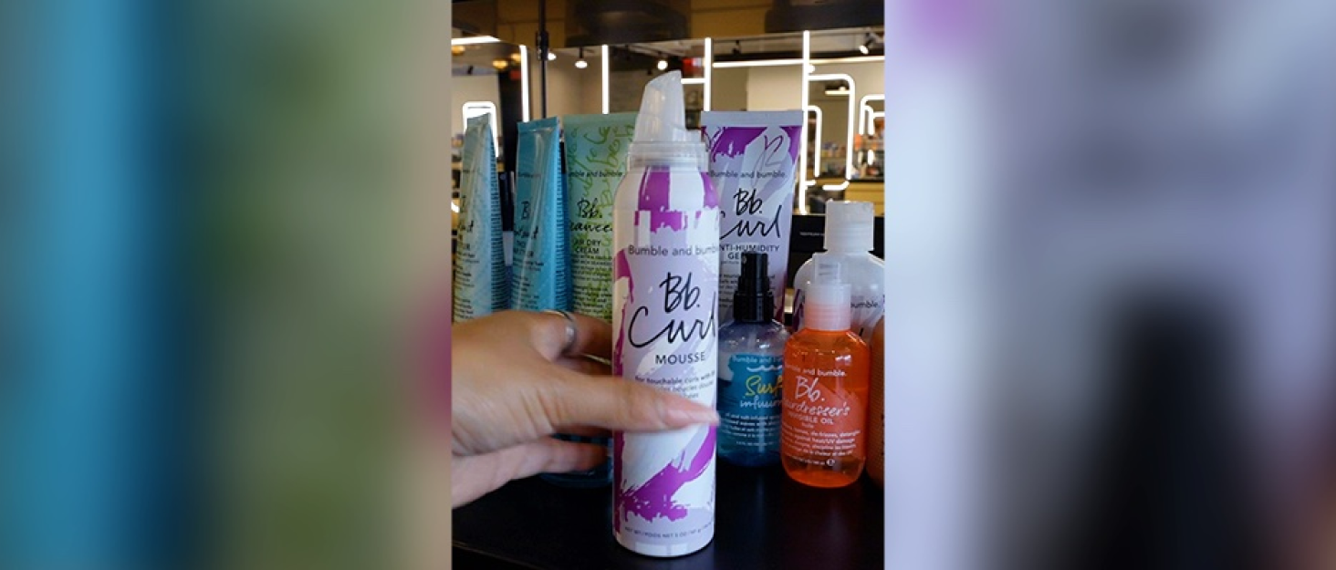 Bumble and bumble. Curl Hair Mousse | Anti Frizz | For Touchable, Volumized Curls and Waves | Adds Moisture and Hold | With Jojoba, Avocado + Coconut Oil | Standard Size, 5 Ounce