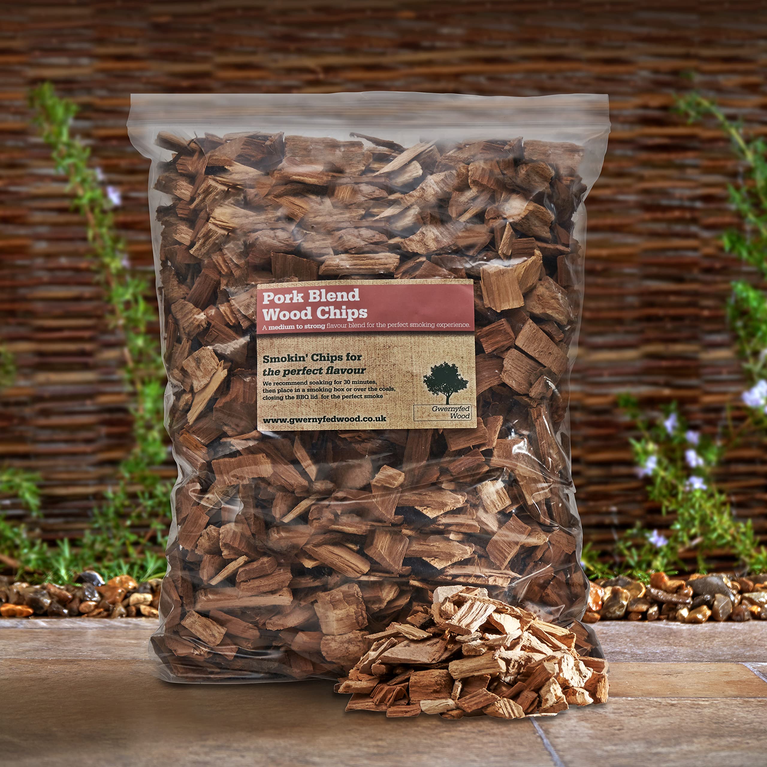 Gwernyfed Wood Green Smoking/Smoker Wood Chips Jumbo 4.5 Litre Bag – (24 Great Flavours 100% Natural Nothing Added) Smoking Food In A Smoker/Bbq - Many From Our Own Woodland (Pork Chip Blend)