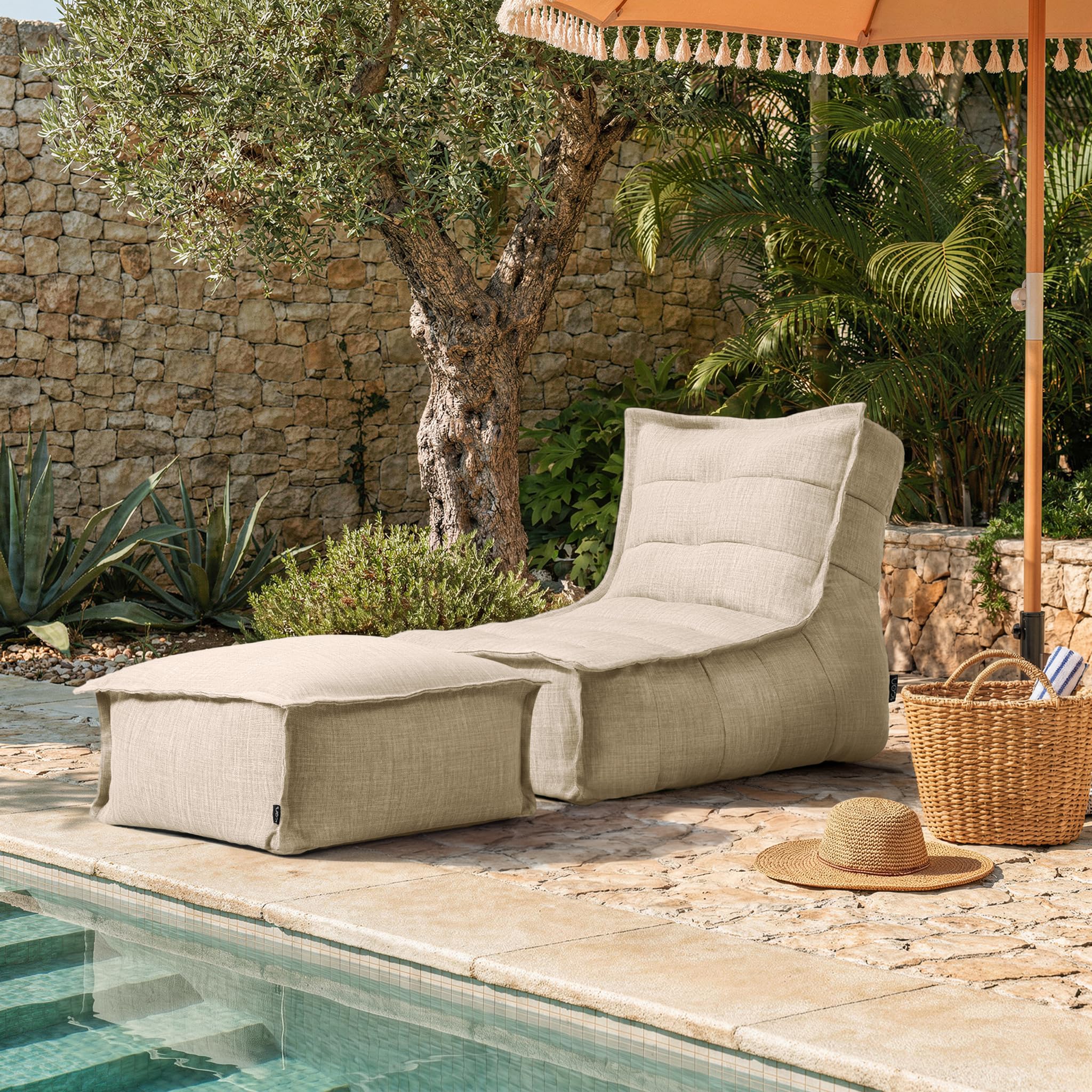 Icon Dolce Outdoor Sitzsack mit Hocker für Erwachsene, Beige, Sitzsack-Liege mit Füllung, Bean Bag, Wasserabweisender Stoff, Bequemer Sessel für Wohnzimmer, Lounge, Schlafzimmer, Garten