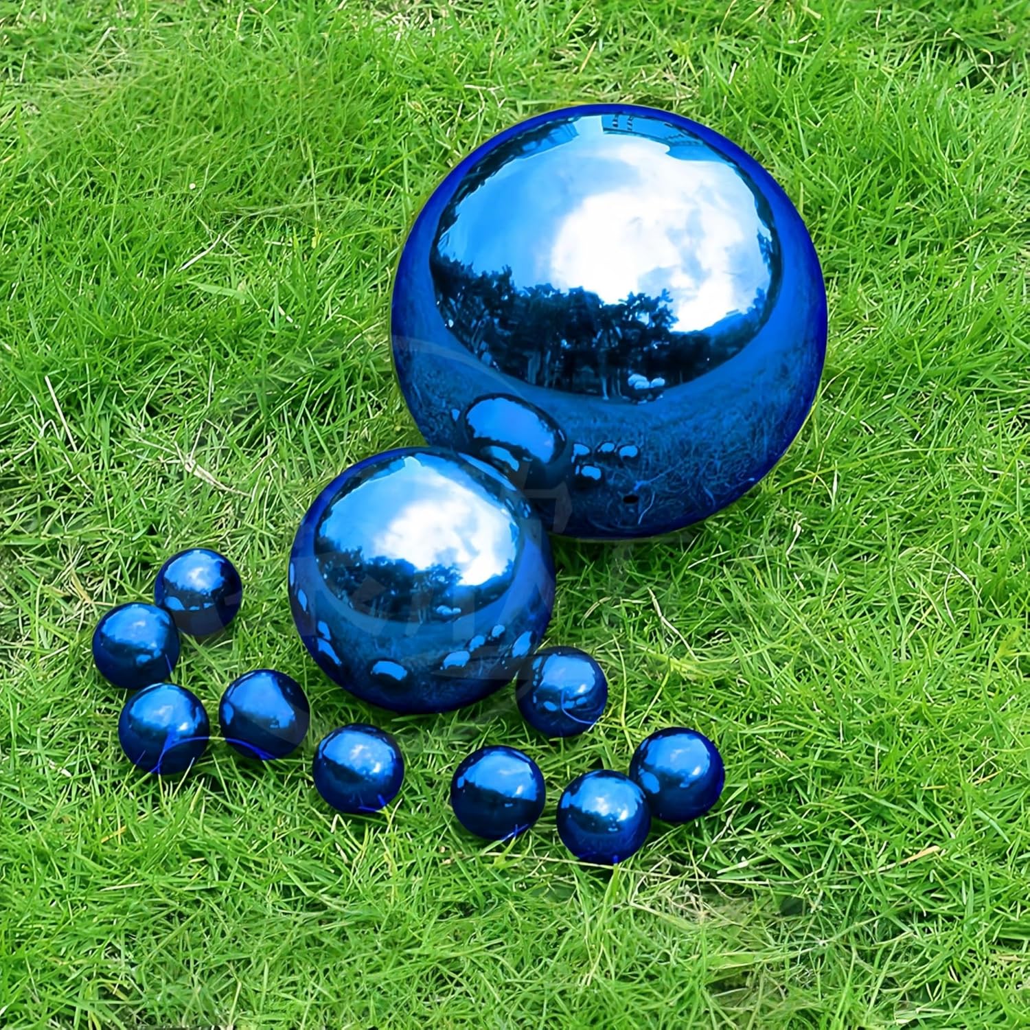 Outdoor Garden Gazing Mirror Ball: Gazing Ball, Stainless Steel Garden Mirror Globe, for Home Outdoor Pond Swimming Pool Decoration Gift, Hollow Floating Reflective Globe (Blue,10in)