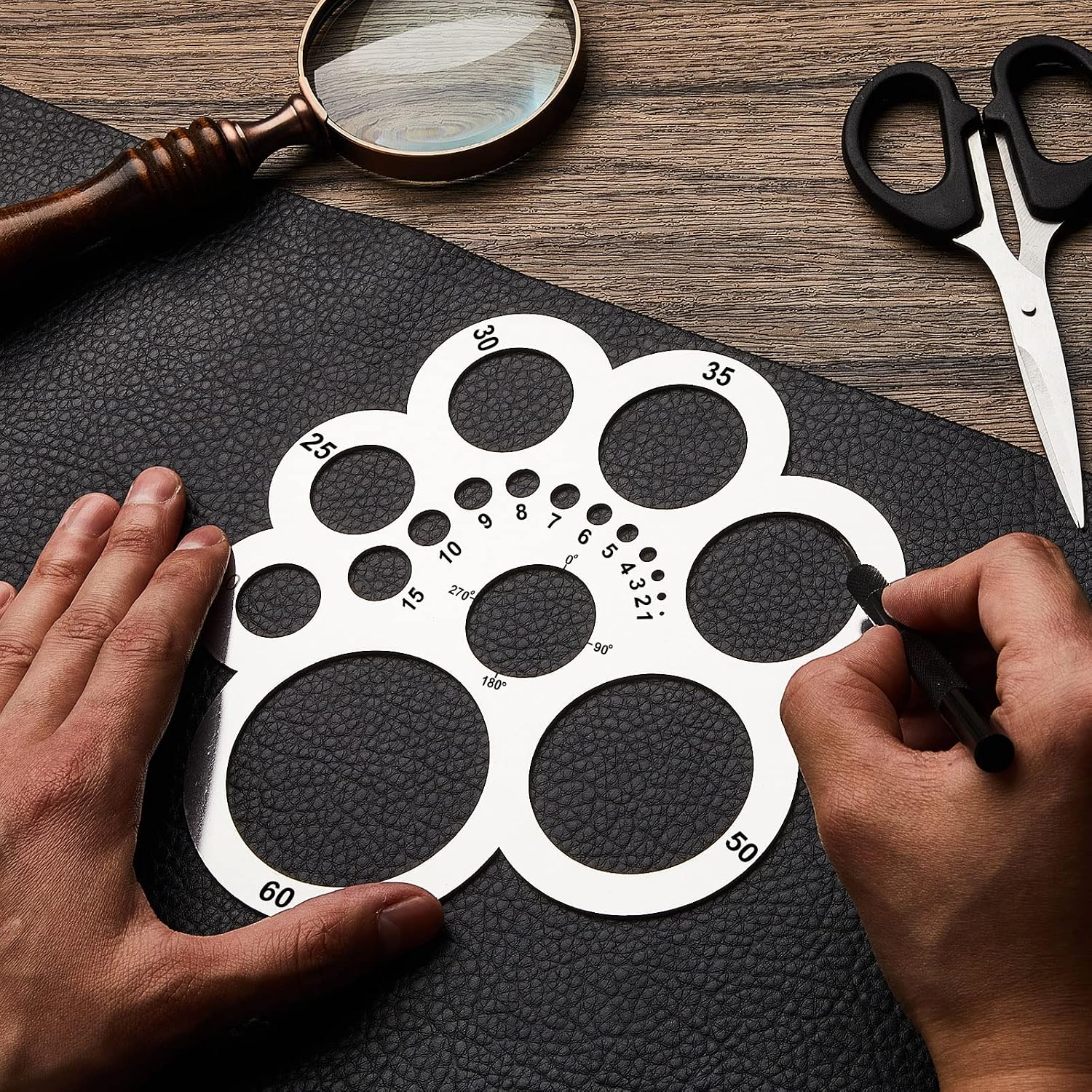 Weewooday Leather Corner Punch Set Round Leather Corner Cutting Ruler Metal Circle Template Cutting Tools for Drawing Drafting Craft Projects DIY Tool(1 Pack,Cute Style)