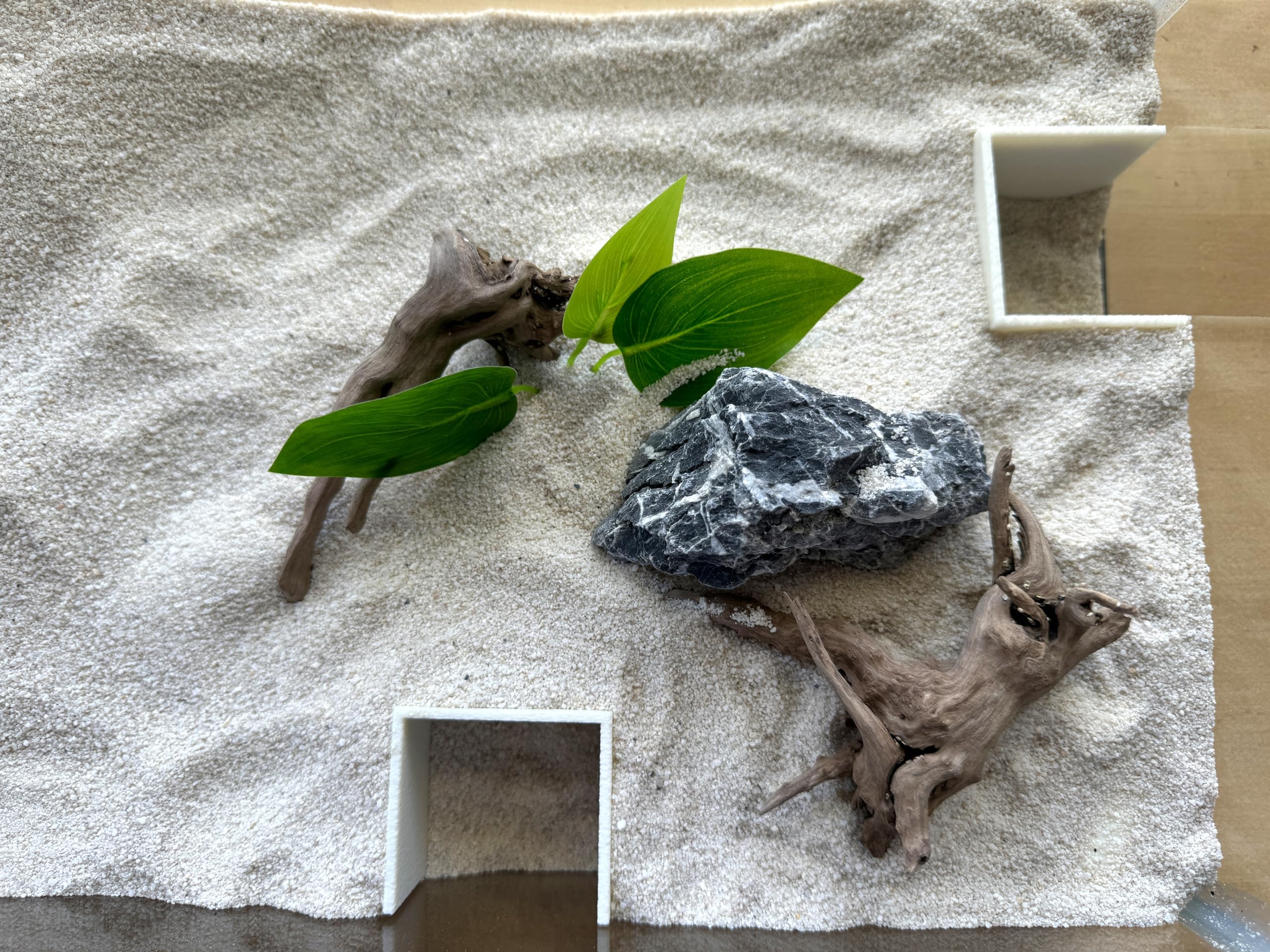 LifeWithPets Túnel de peces bajo grava para acuario, escondite de peces, cueva de peces, piel de reptiles, túnel de visualización debajo de la grava, túnel de esquina fabricado en los Estados Unidos