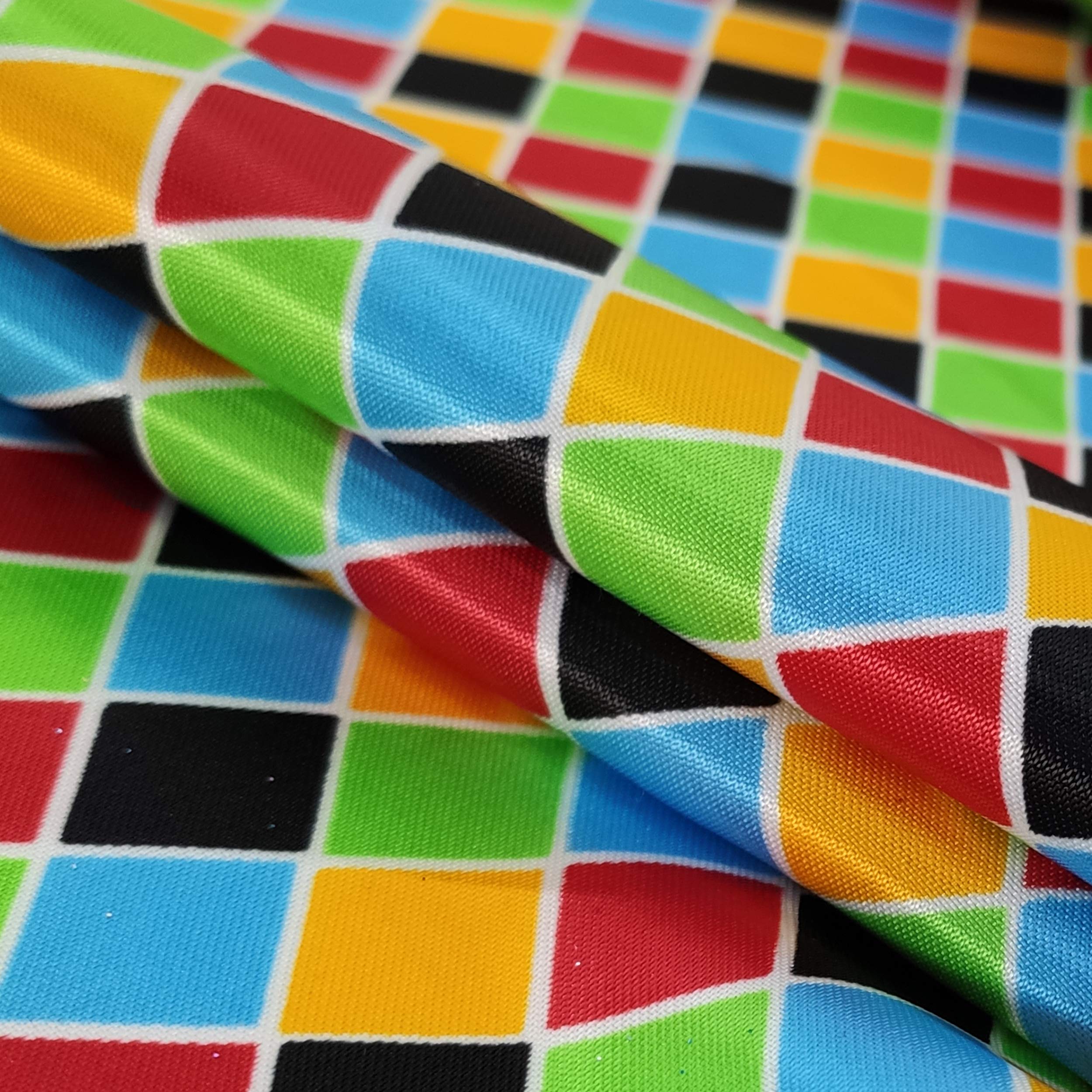 Panini Tessuti, Tissus Carnaval Différentes Fantaisie Vendu Au Demi